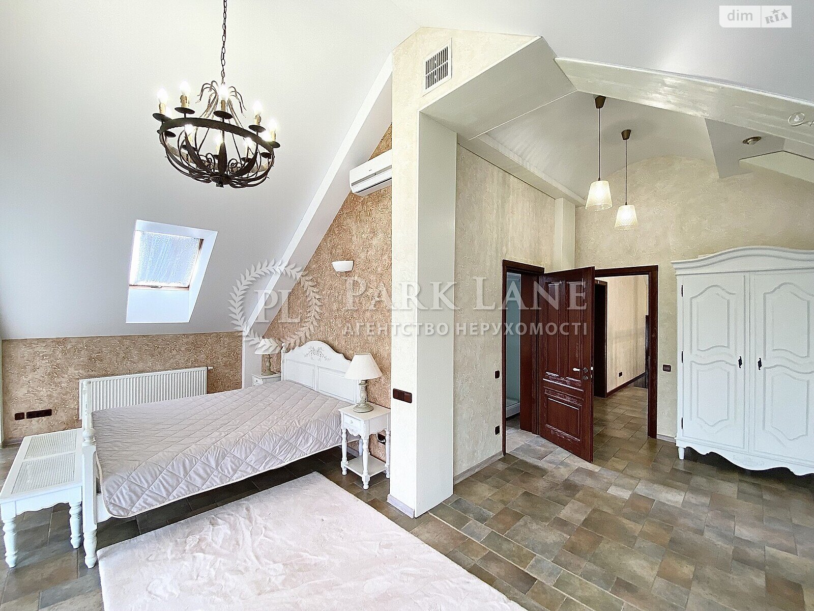 трехэтажный дом с верандой, 1057.9 кв. м, керамический кирпич. Продажа в Козине фото 1 трехэтажный дом с верандой, 1057.9 кв. м, керамический кирпич. Продажа в Козине фото 1