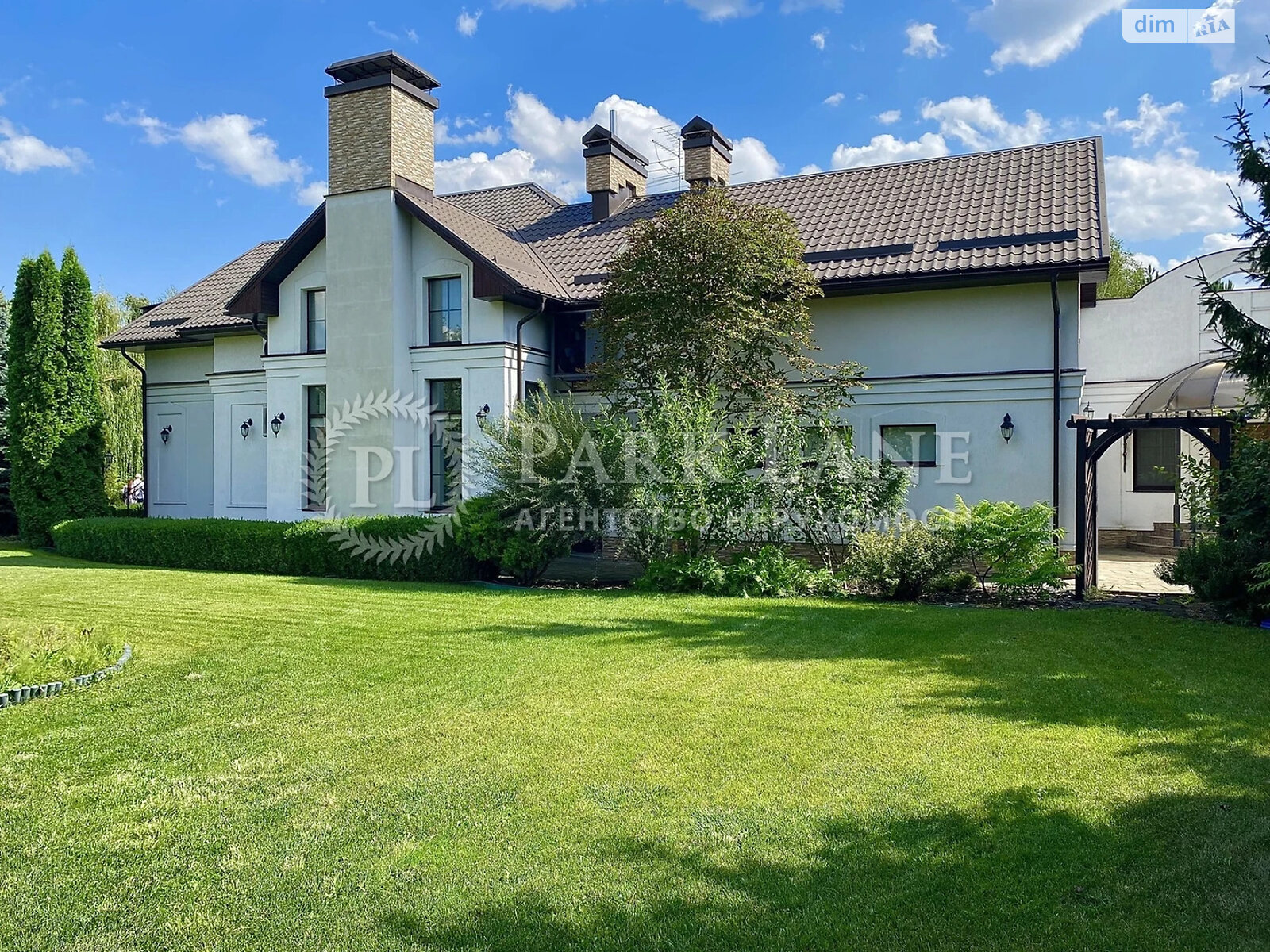 трехэтажный дом с верандой, 1057.9 кв. м, керамический кирпич. Продажа в Козине фото 1 трехэтажный дом с верандой, 1057.9 кв. м, керамический кирпич. Продажа в Козине фото 1