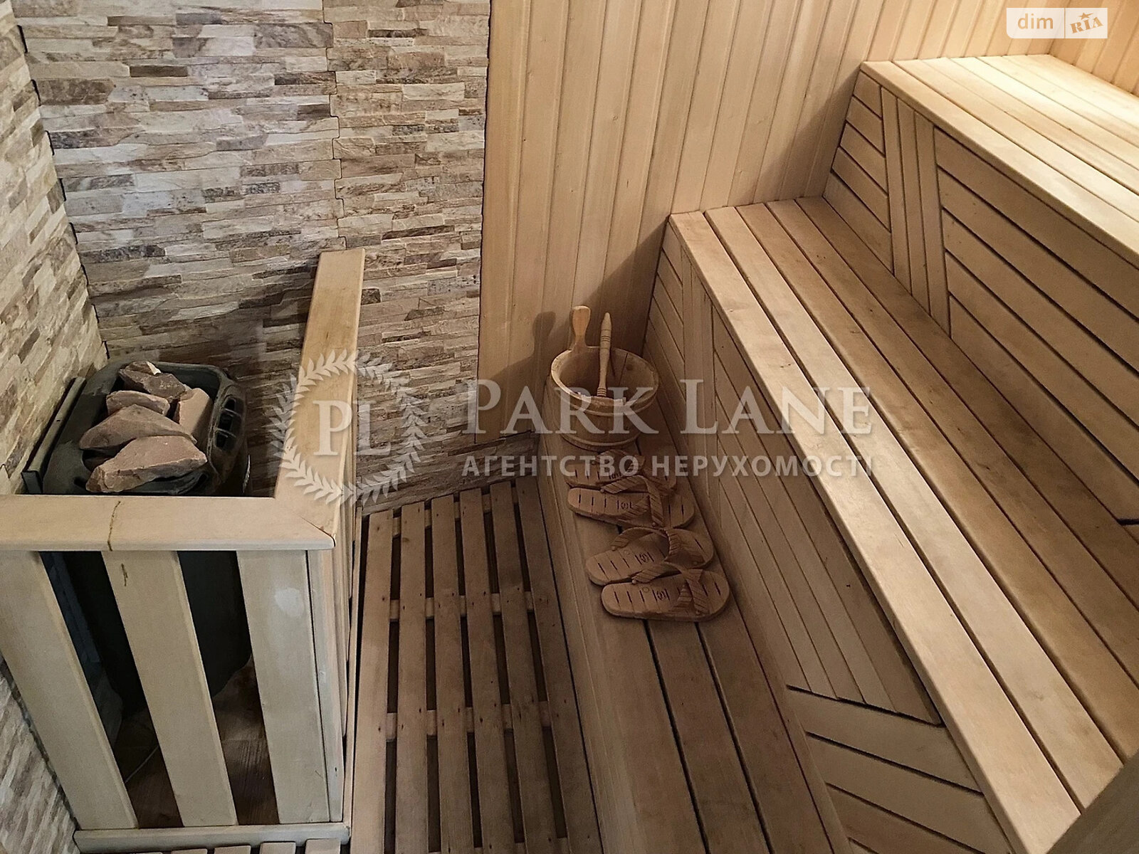 трехэтажный дом с верандой, 1057.9 кв. м, керамический кирпич. Продажа в Козине фото 1 трехэтажный дом с верандой, 1057.9 кв. м, керамический кирпич. Продажа в Козине фото 1