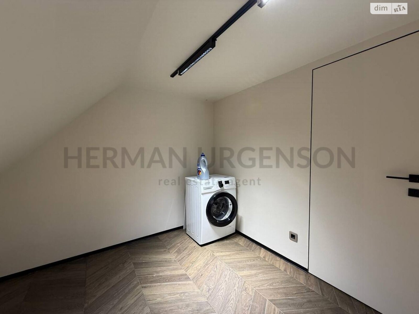 двухэтажный дом с балконом, 122 кв. м, кирпич. Продажа в Концове фото 1 двухэтажный дом с балконом, 122 кв. м, кирпич. Продажа в Концове фото 1