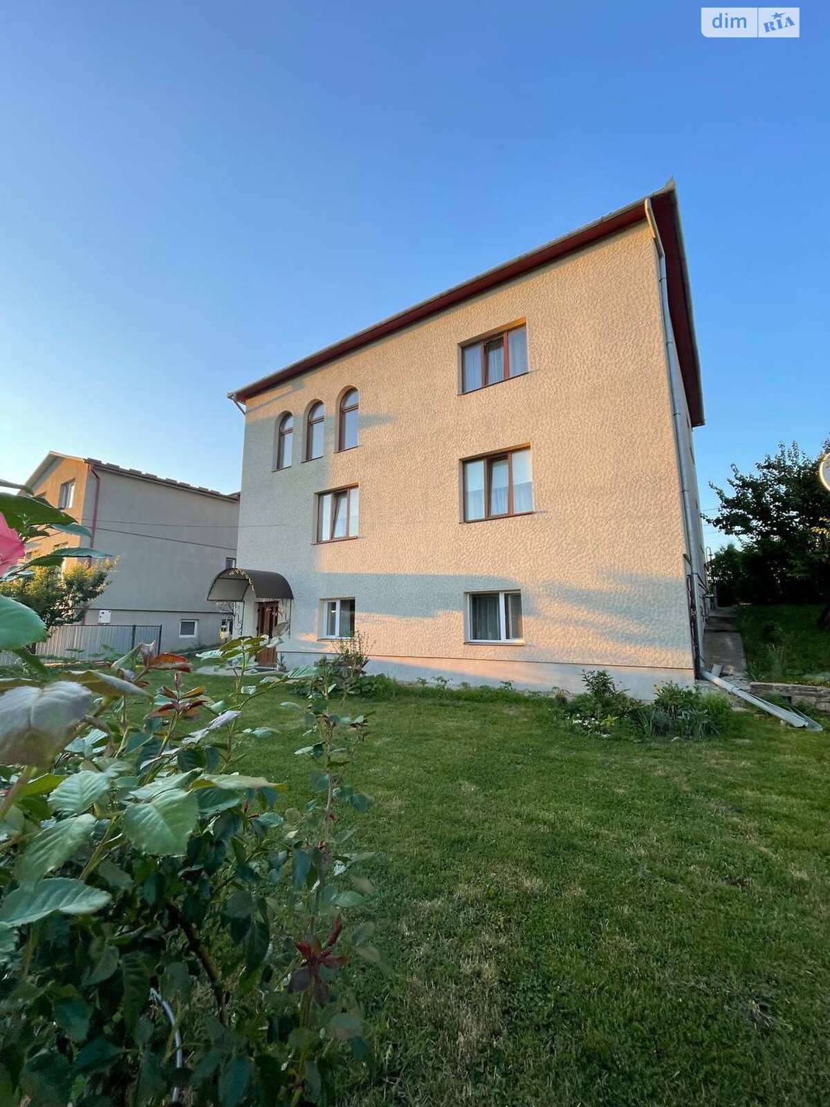 триповерховий будинок, 325 кв. м, цегла. Продаж у Копичинцях фото 1 триповерховий будинок, 325 кв. м, цегла. Продаж у Копичинцях фото 1
