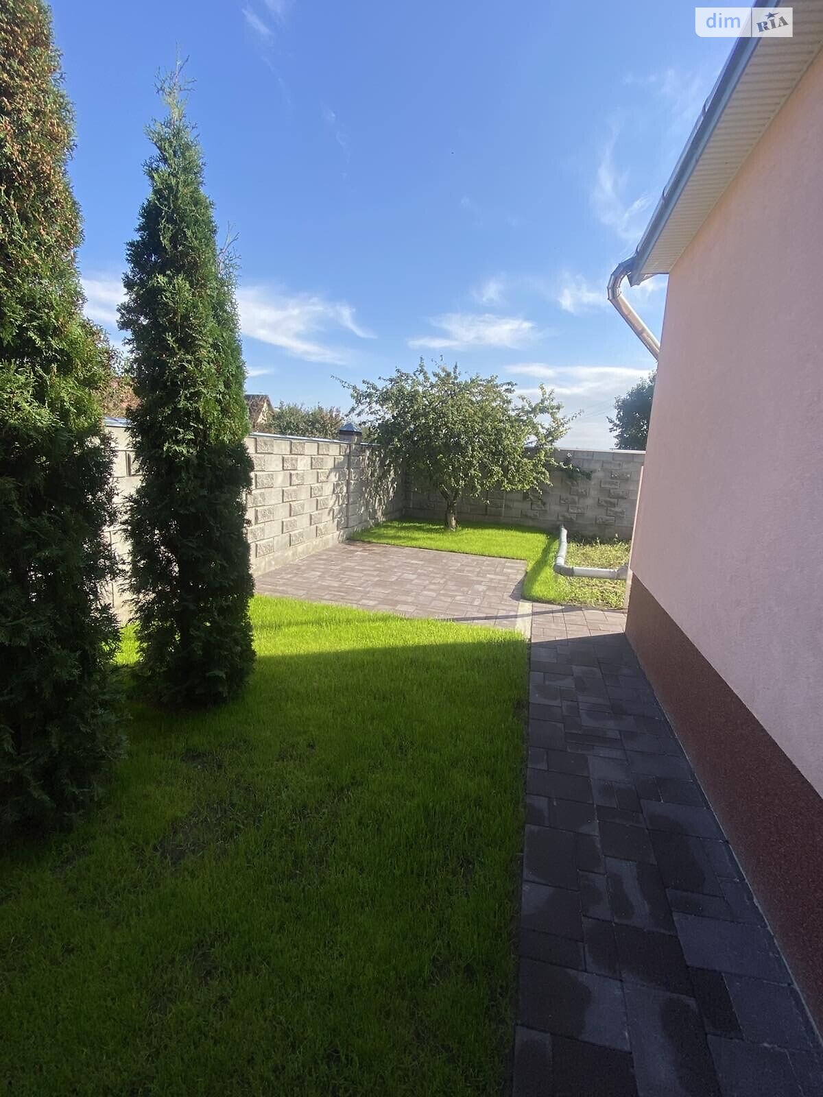 одноэтажный дом с верандой, 136 кв. м, блочно-кирпичный. Продажа в Корнине фото 1 одноэтажный дом с верандой, 136 кв. м, блочно-кирпичный. Продажа в Корнине фото 1