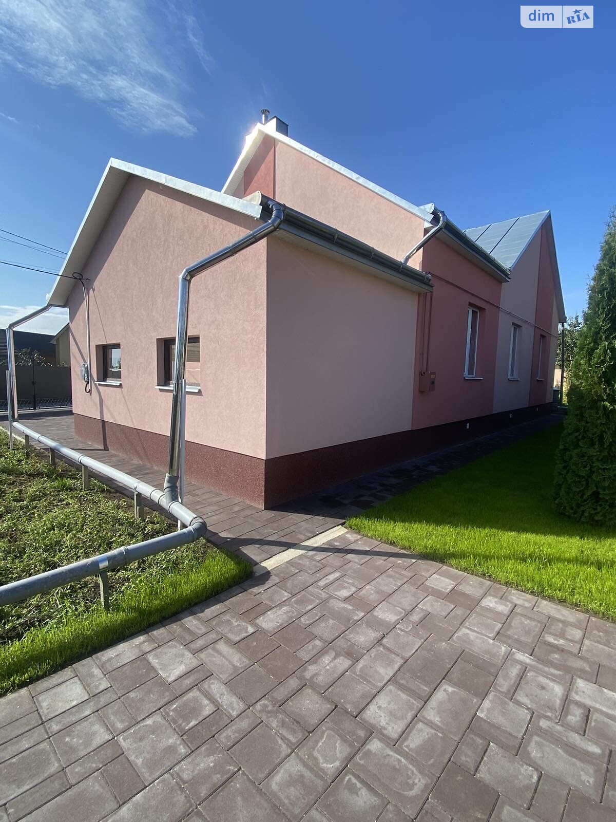 одноэтажный дом с верандой, 136 кв. м, блочно-кирпичный. Продажа в Корнине фото 1 одноэтажный дом с верандой, 136 кв. м, блочно-кирпичный. Продажа в Корнине фото 1