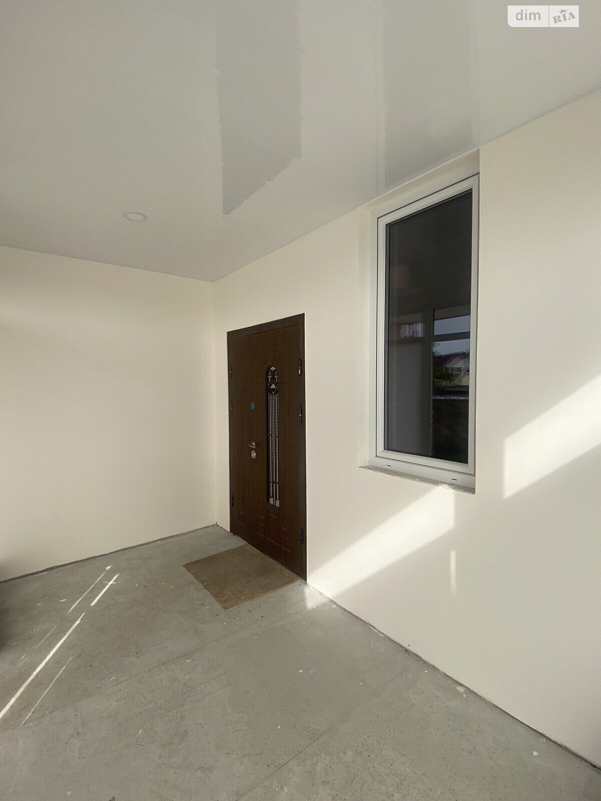 одноэтажный дом с верандой, 136 кв. м, блочно-кирпичный. Продажа в Корнине фото 1 одноэтажный дом с верандой, 136 кв. м, блочно-кирпичный. Продажа в Корнине фото 1