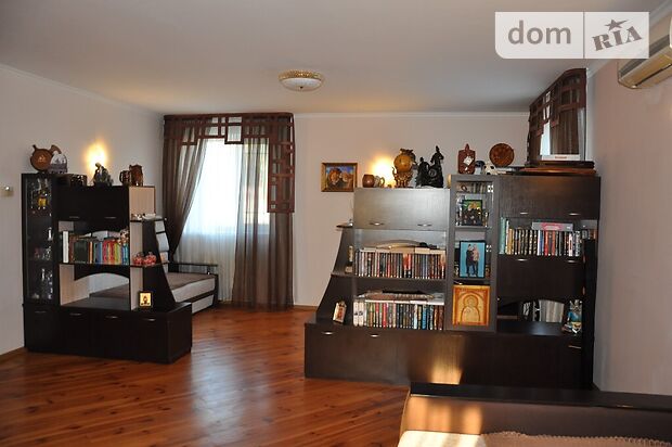трехэтажный дом с ремонтом, 290 кв. м, кирпич. Продажа в Кмитовом фото 1 трехэтажный дом с ремонтом, 290 кв. м, кирпич. Продажа в Кмитовом фото 1