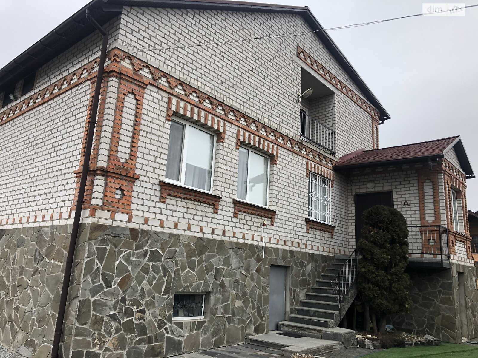 триповерховий будинок з верандою, 243.3 кв. м, цегла. Продаж в Коростишеві, район Коростишів фото 1 триповерховий будинок з верандою, 243.3 кв. м, цегла. Продаж в Коростишеві, район Коростишів фото 1