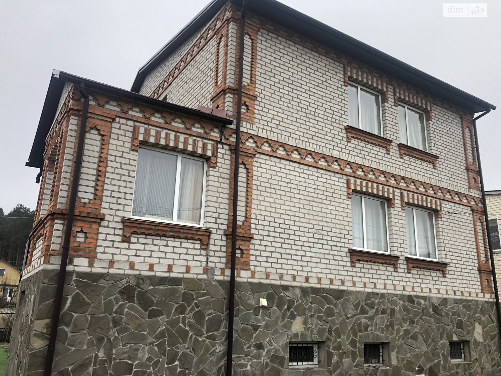 триповерховий будинок з верандою, 243.3 кв. м, цегла. Продаж в Коростишеві, район Коростишів фото 1 триповерховий будинок з верандою, 243.3 кв. м, цегла. Продаж в Коростишеві, район Коростишів фото 1