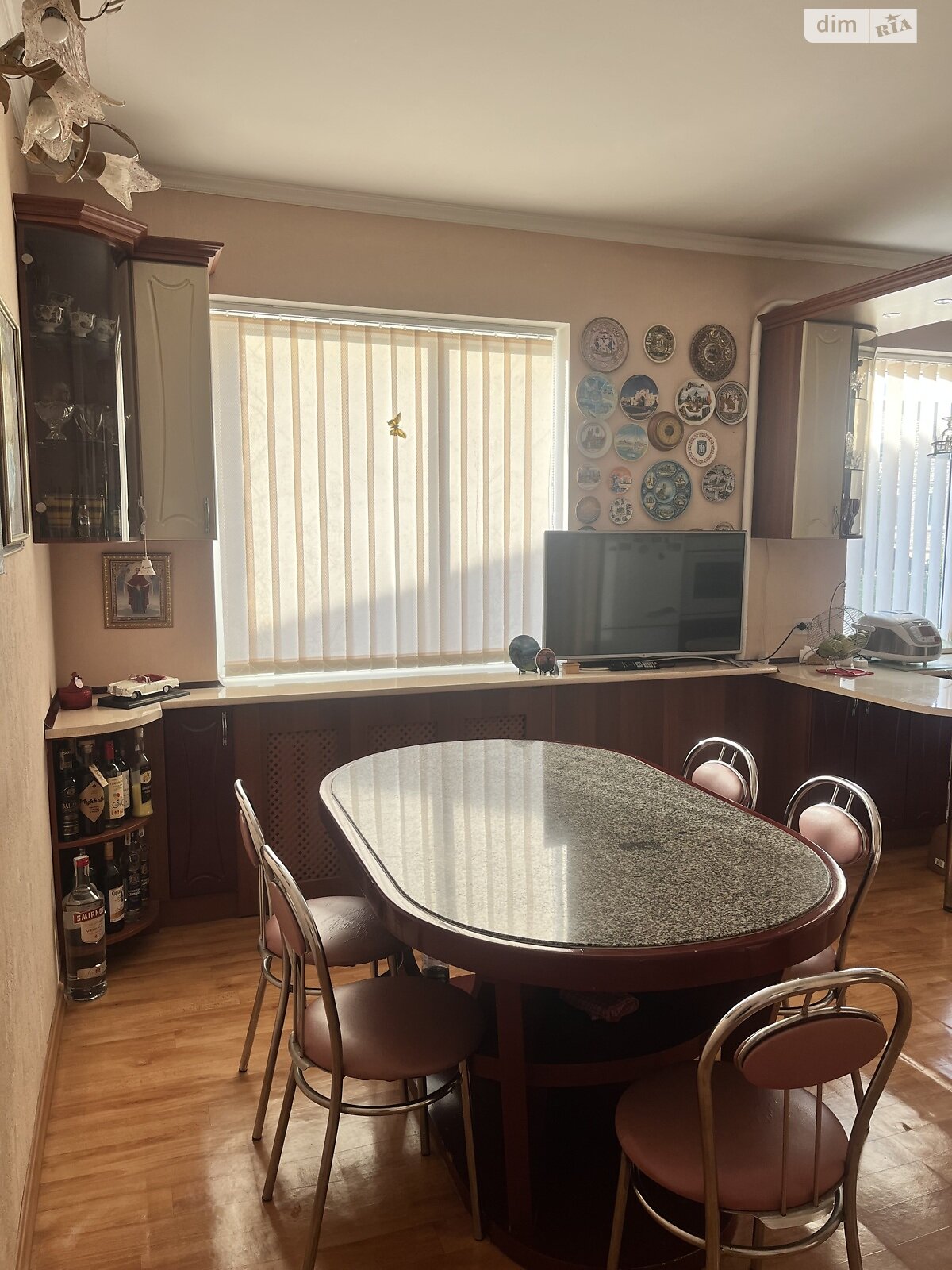 триповерховий будинок з верандою, 243.3 кв. м, цегла. Продаж в Коростишеві, район Коростишів фото 1 триповерховий будинок з верандою, 243.3 кв. м, цегла. Продаж в Коростишеві, район Коростишів фото 1