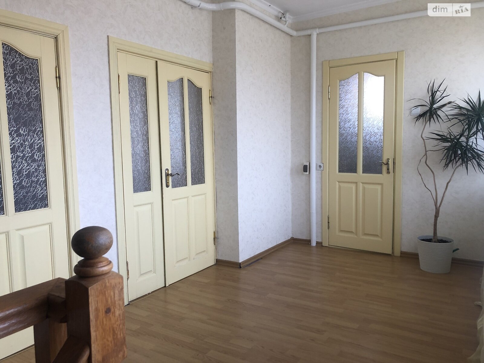 триповерховий будинок з верандою, 243.3 кв. м, цегла. Продаж в Коростишеві, район Коростишів фото 1 триповерховий будинок з верандою, 243.3 кв. м, цегла. Продаж в Коростишеві, район Коростишів фото 1