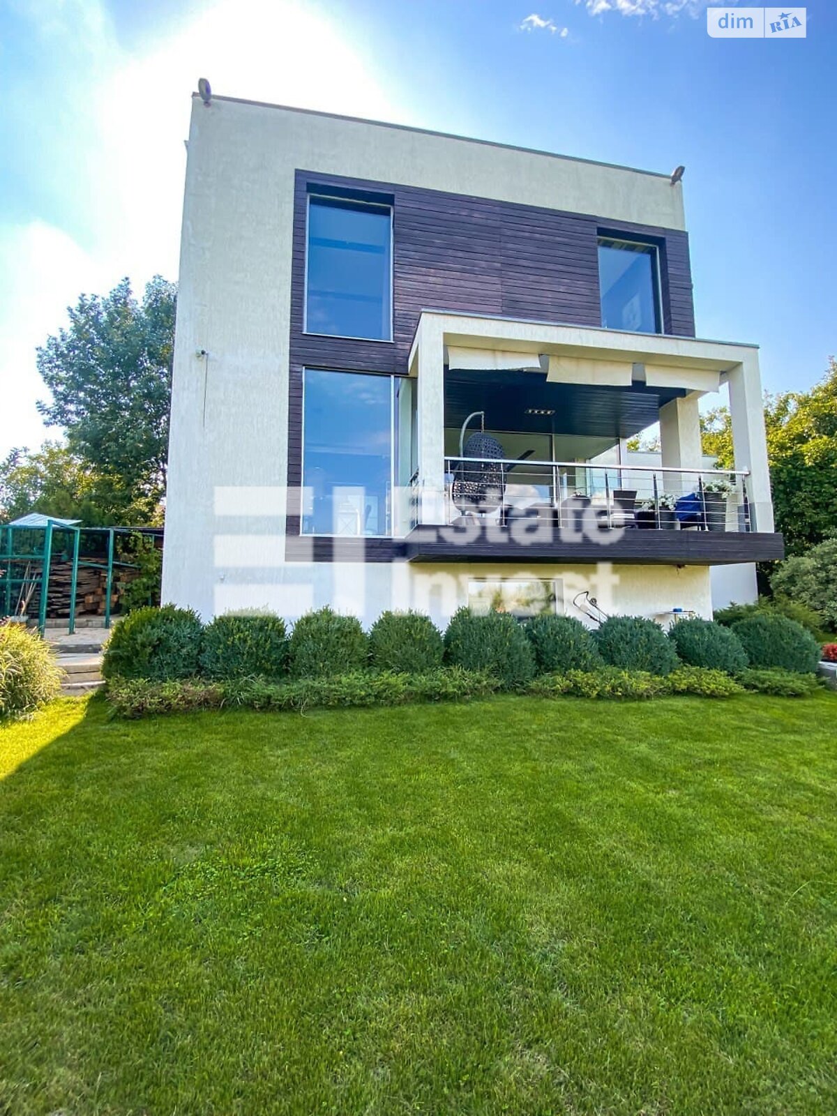 двоповерховий будинок з гаражем, 350 кв. м, цегла. Продаж у Коротичі фото 1 двоповерховий будинок з гаражем, 350 кв. м, цегла. Продаж у Коротичі фото 1
