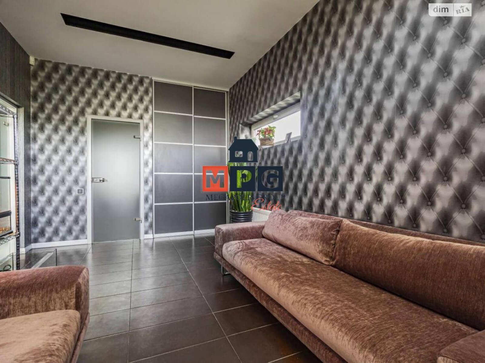 двоповерховий будинок, 350 кв. м, кирпич. Продаж у Коротичі фото 1 двоповерховий будинок, 350 кв. м, кирпич. Продаж у Коротичі фото 1