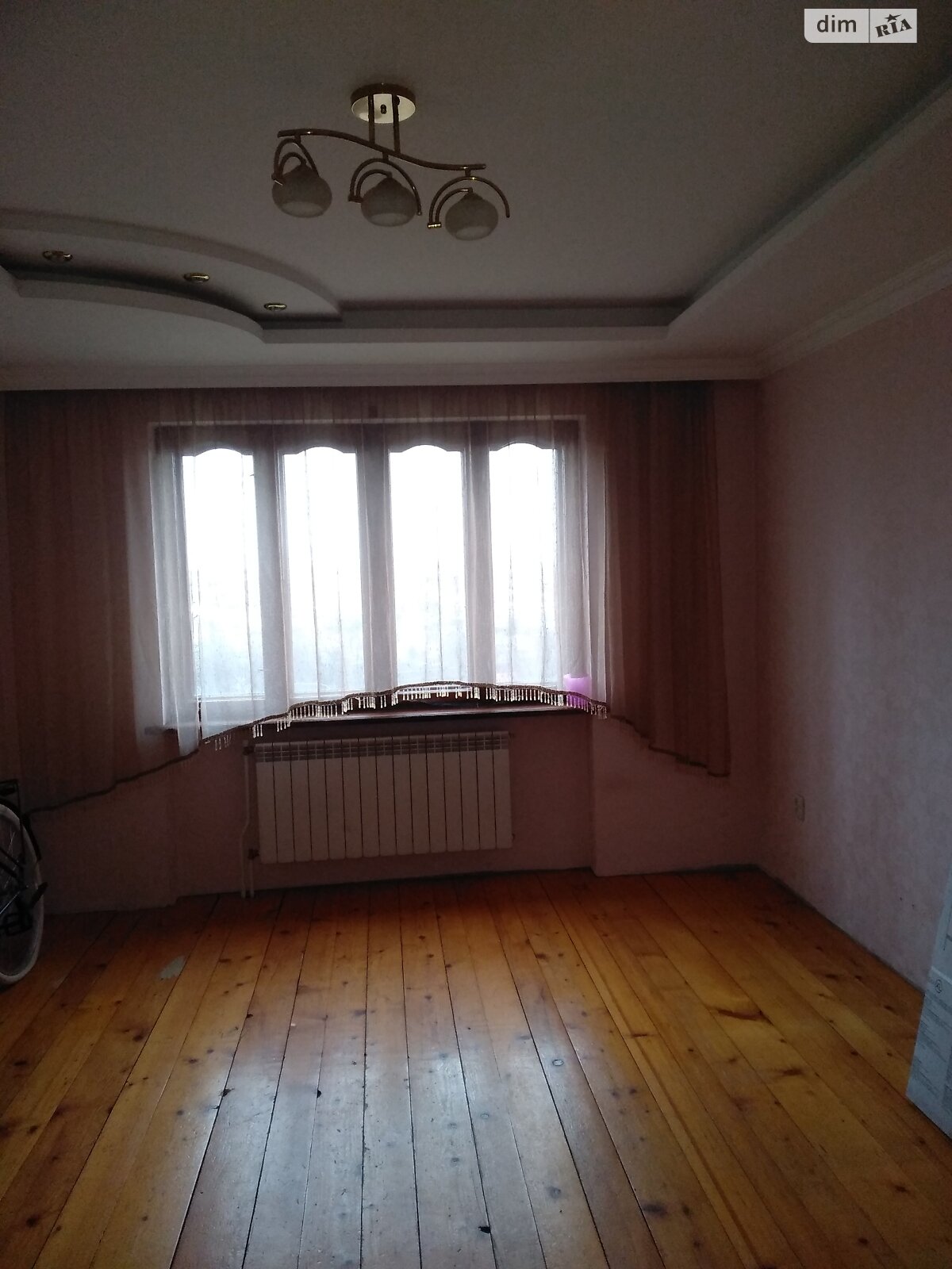 двухэтажный дом с балконом, 255 кв. м, кирпич. Продажа в Коровии фото 1