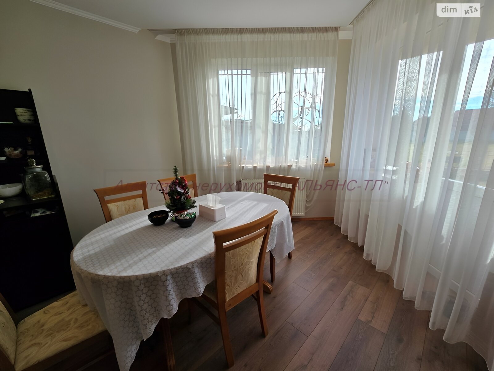 двухэтажный дом с отоплением, 212.8 кв. м, кирпич. Продажа в Корытняны фото 1