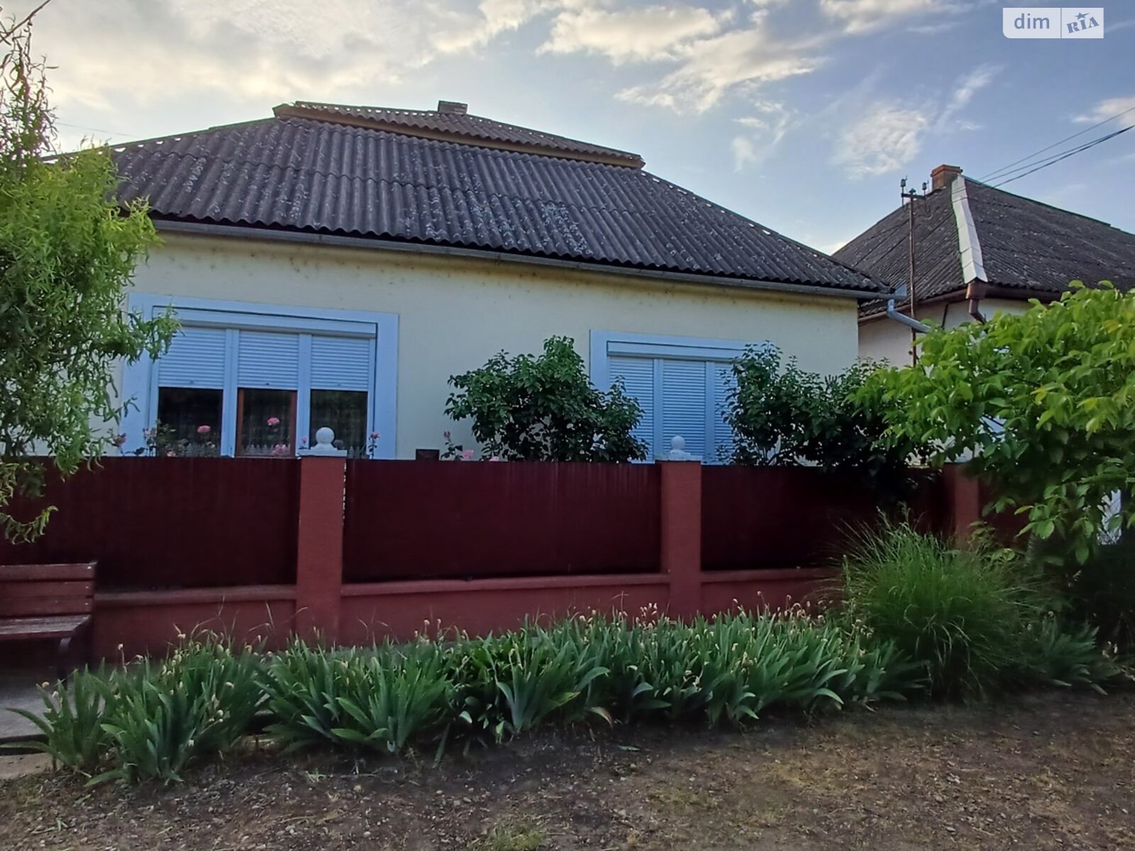 поверховий будинок з верандою, 220 кв. м, цегла. Продаж у Косоні фото 1 поверховий будинок з верандою, 220 кв. м, цегла. Продаж у Косоні фото 1