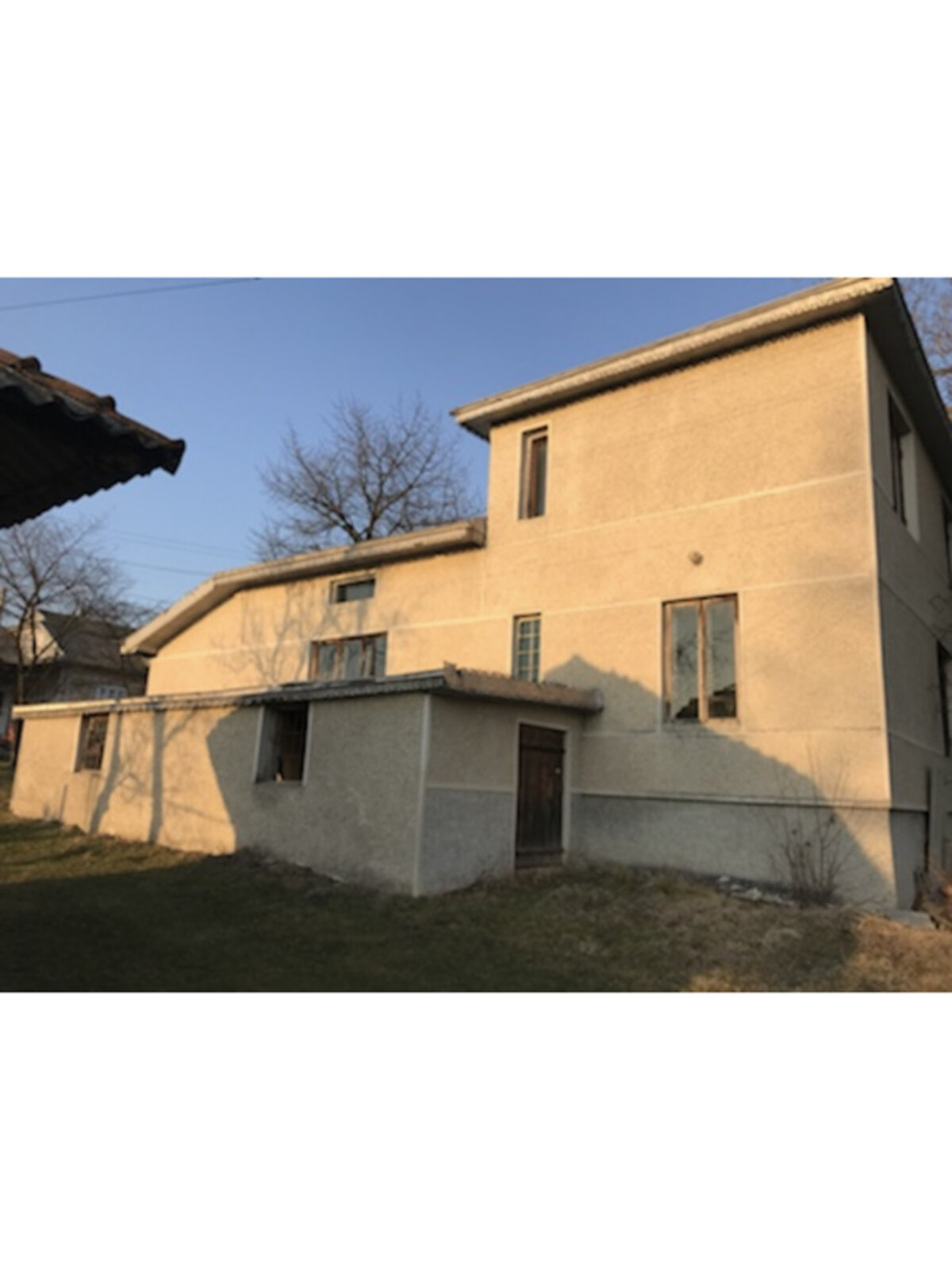 двоповерховий будинок з гаражем, 560 кв. м, цегла. Продаж в Косові фото 1 двоповерховий будинок з гаражем, 560 кв. м, цегла. Продаж в Косові фото 1