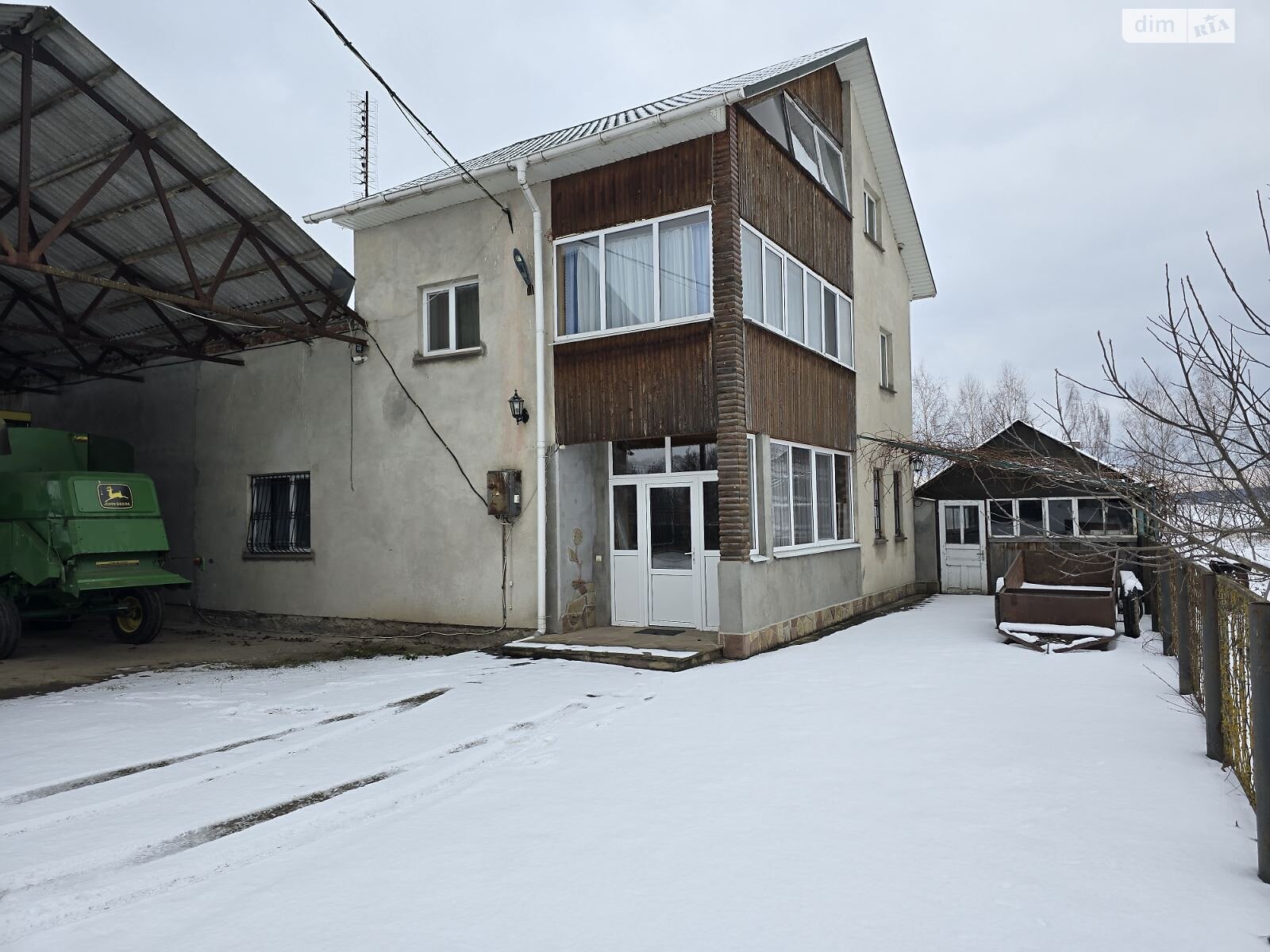 трехэтажный дом с верандой, 167.4 кв. м, кирпич. Продажа в Котовке фото 1 трехэтажный дом с верандой, 167.4 кв. м, кирпич. Продажа в Котовке фото 1