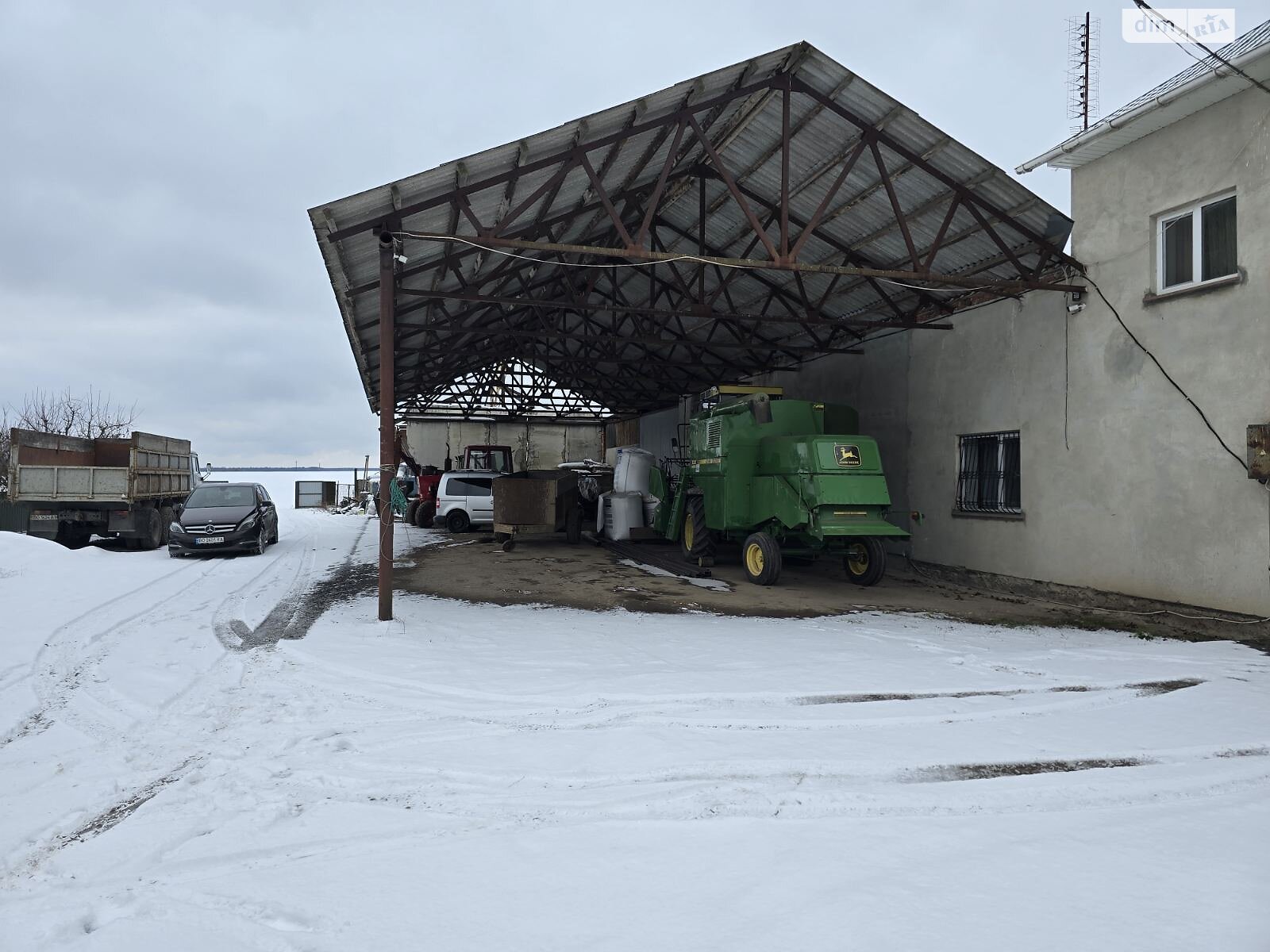 трехэтажный дом с верандой, 167.4 кв. м, кирпич. Продажа в Котовке фото 1 трехэтажный дом с верандой, 167.4 кв. м, кирпич. Продажа в Котовке фото 1