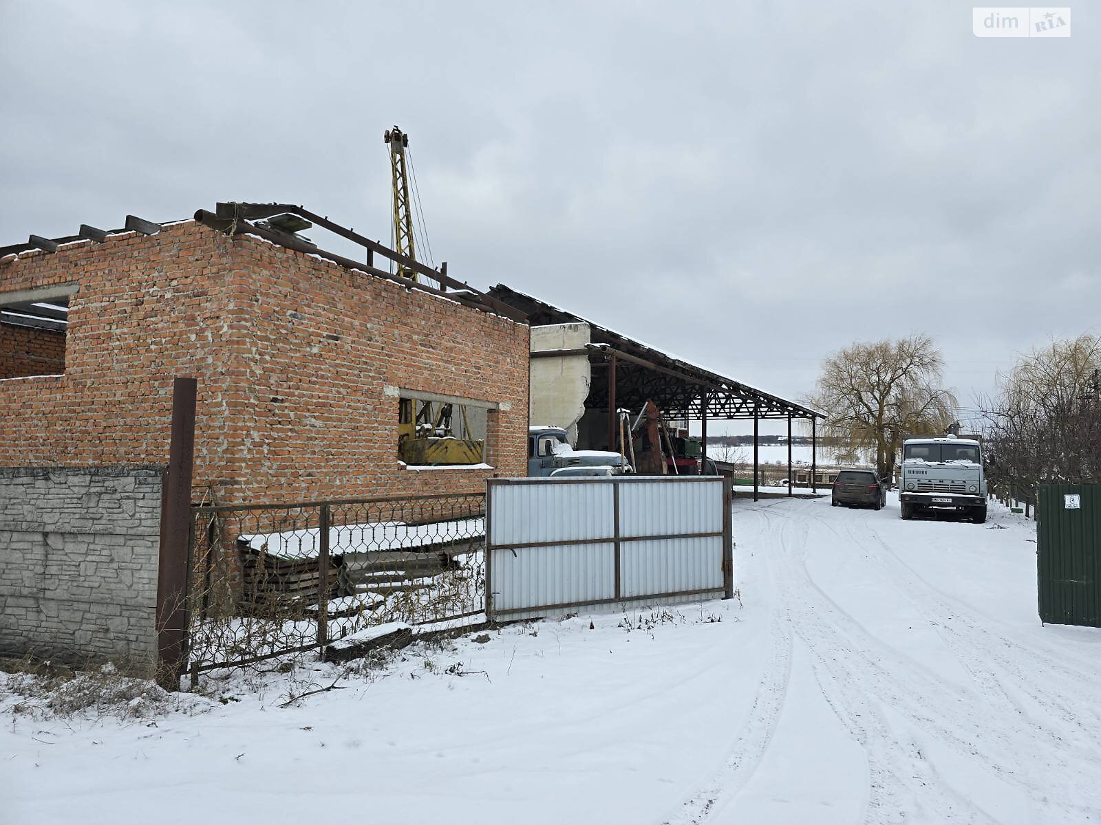 трехэтажный дом с верандой, 167.4 кв. м, кирпич. Продажа в Котовке фото 1 трехэтажный дом с верандой, 167.4 кв. м, кирпич. Продажа в Котовке фото 1