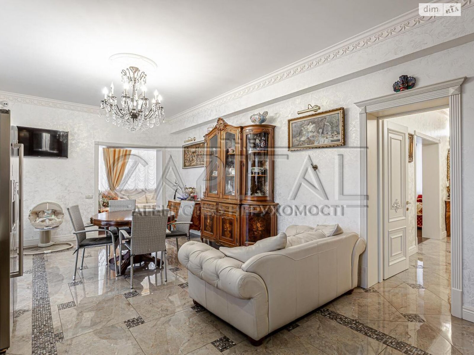 трехэтажный дом с балконом, 540 кв. м, кирпич. Продажа в Козине фото 1