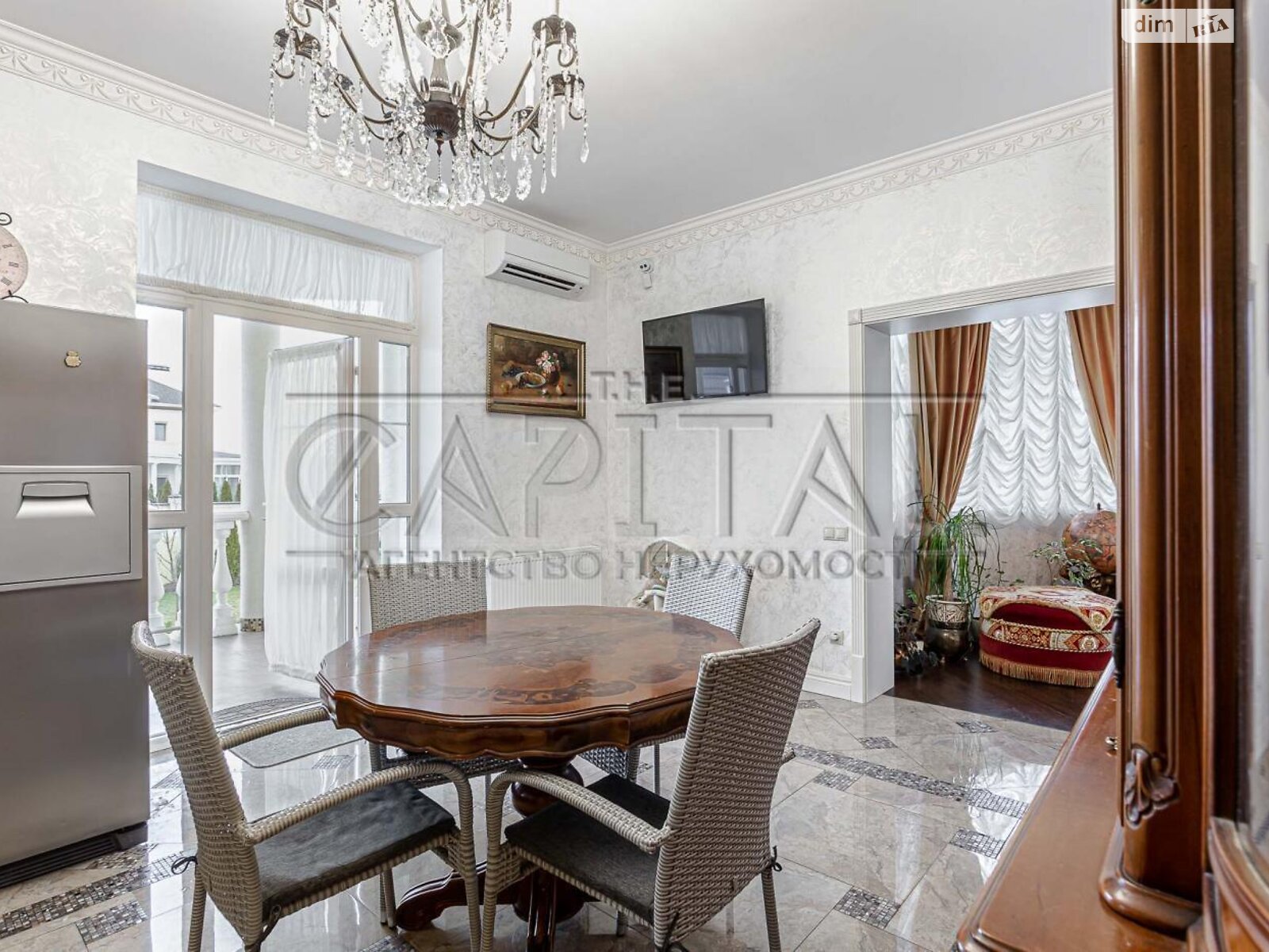 трехэтажный дом с балконом, 540 кв. м, кирпич. Продажа в Козине фото 1