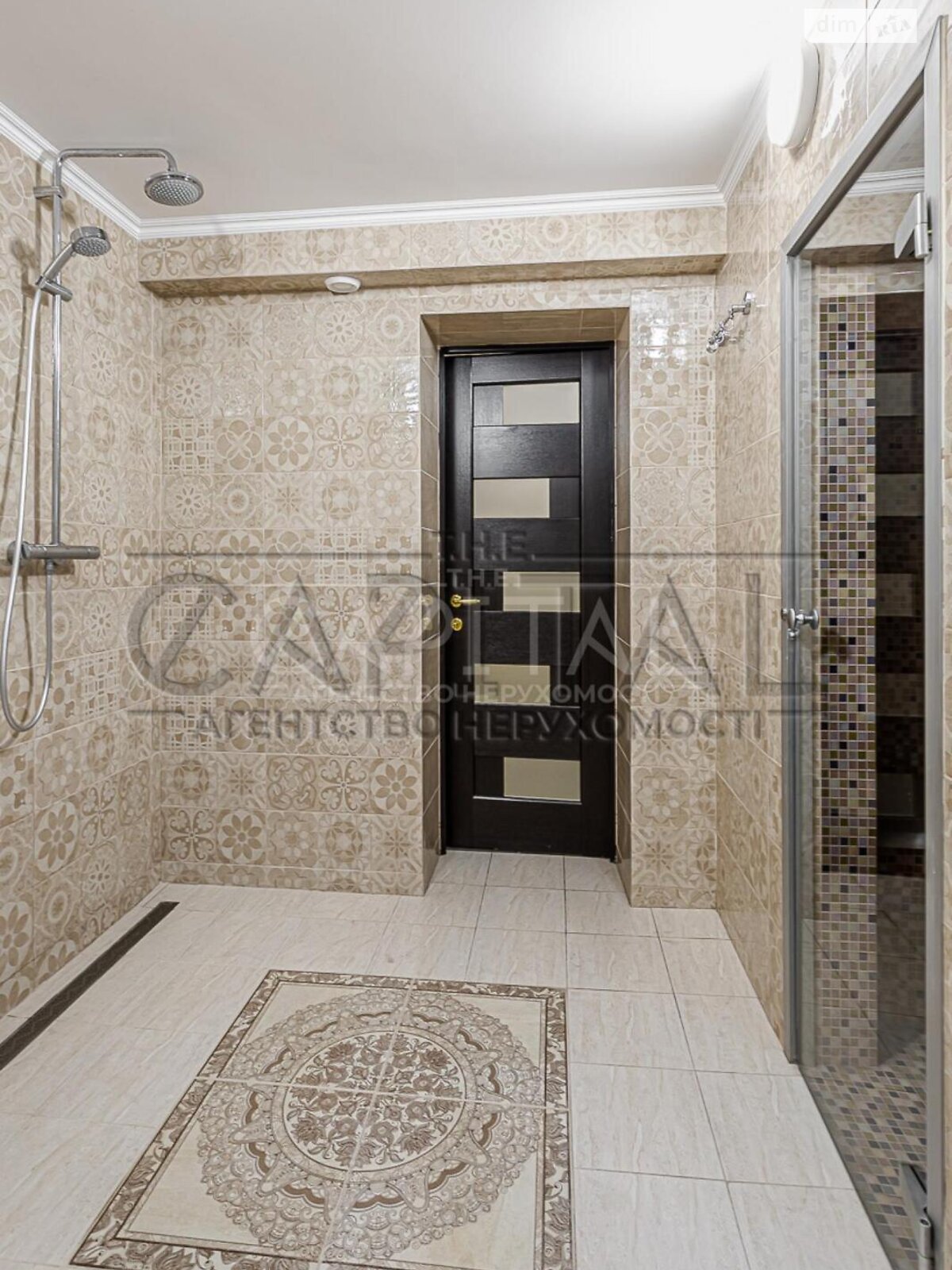 трехэтажный дом с балконом, 540 кв. м, кирпич. Продажа в Козине фото 1