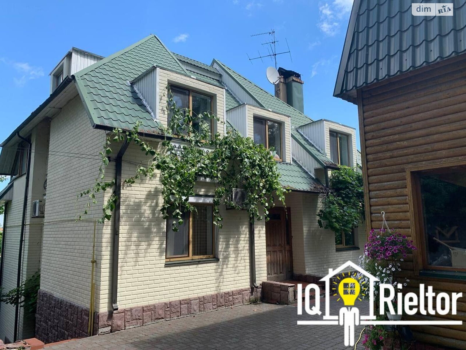 трехэтажный дом, 222 кв. м, кирпич. Продажа в Козине фото 1