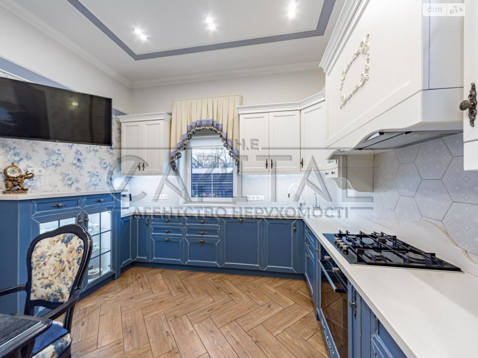 двоповерховий будинок з мансардою, 258 кв. м, цегла. Продаж у Козині фото 1 двоповерховий будинок з мансардою, 258 кв. м, цегла. Продаж у Козині фото 1