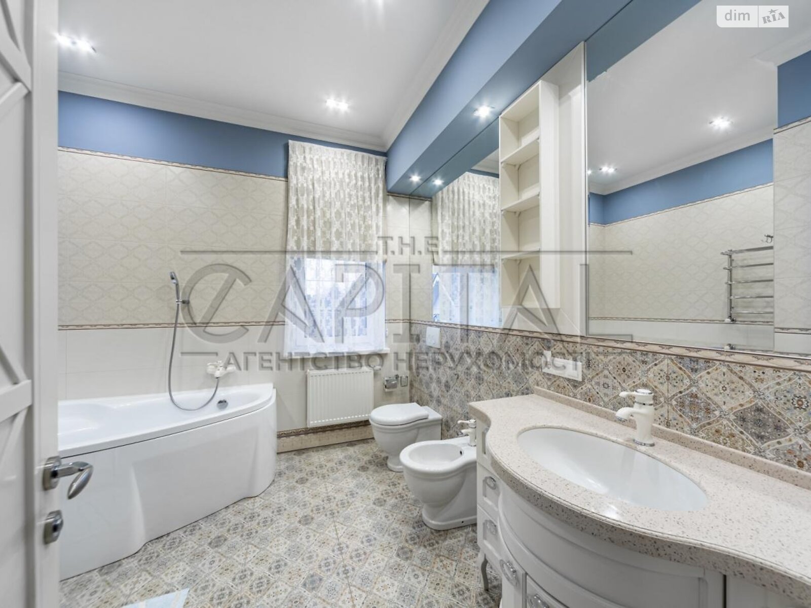 двоповерховий будинок з мансардою, 258 кв. м, цегла. Продаж у Козині фото 1 двоповерховий будинок з мансардою, 258 кв. м, цегла. Продаж у Козині фото 1