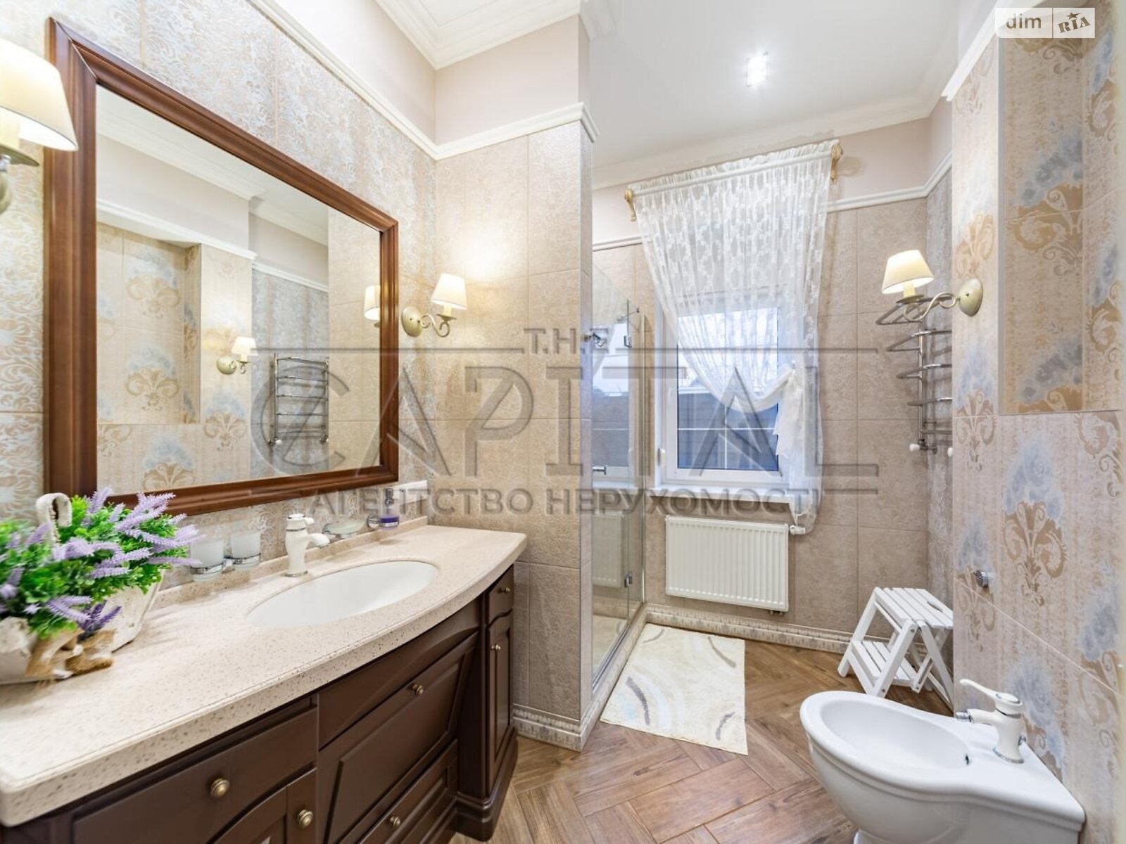 двоповерховий будинок з мансардою, 258 кв. м, цегла. Продаж у Козині фото 1 двоповерховий будинок з мансардою, 258 кв. м, цегла. Продаж у Козині фото 1