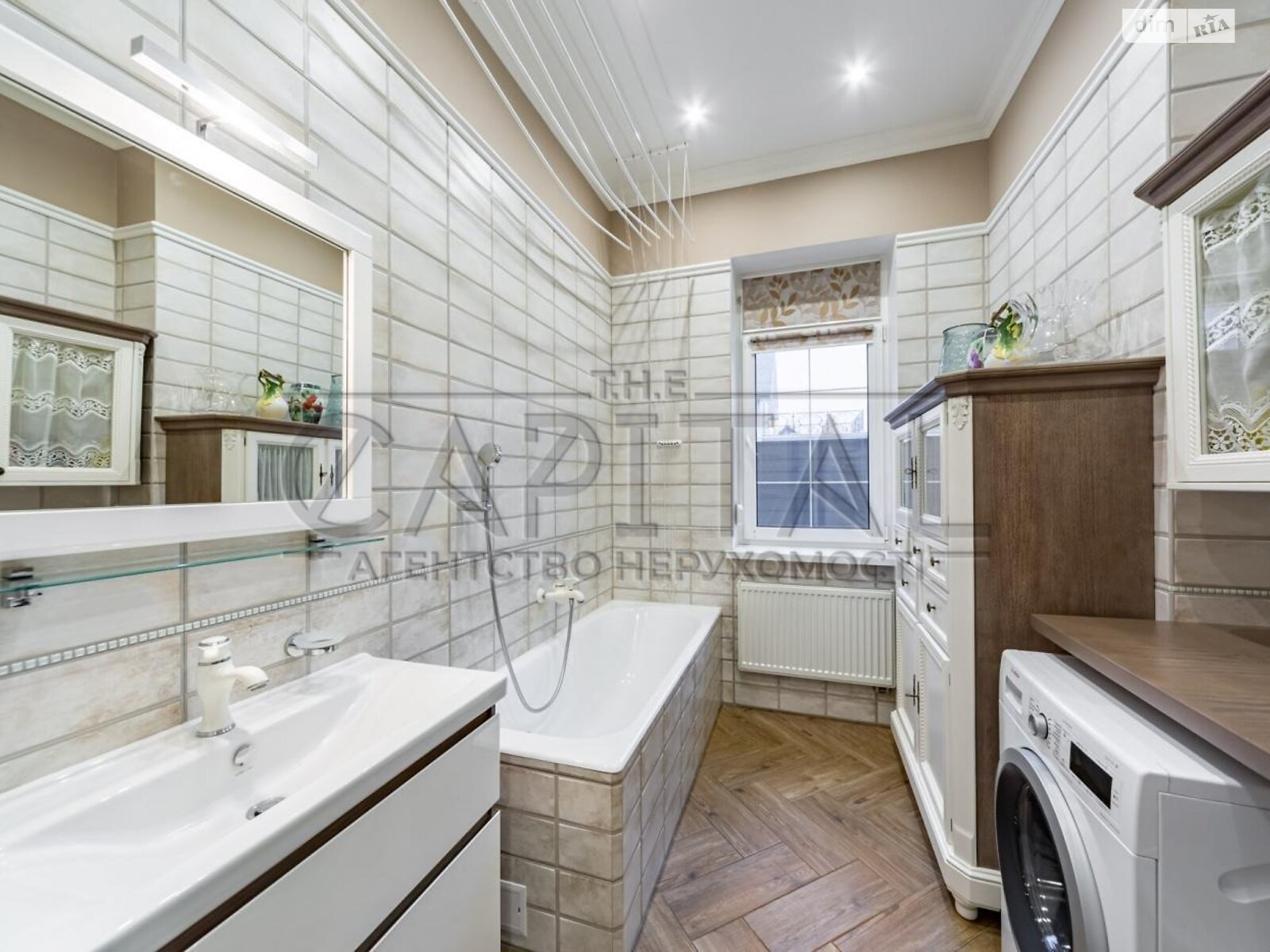 двоповерховий будинок з мансардою, 258 кв. м, цегла. Продаж у Козині фото 1 двоповерховий будинок з мансардою, 258 кв. м, цегла. Продаж у Козині фото 1
