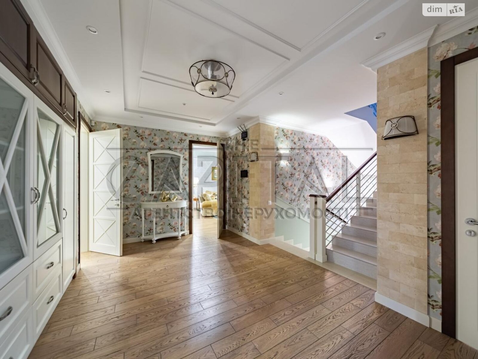 двоповерховий будинок з мансардою, 258 кв. м, цегла. Продаж у Козині фото 1 двоповерховий будинок з мансардою, 258 кв. м, цегла. Продаж у Козині фото 1