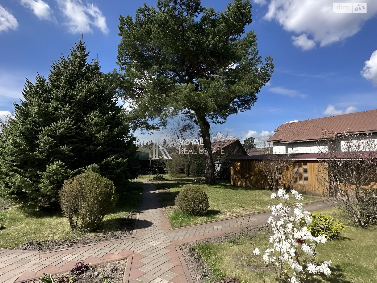 триповерховий будинок з гаражем, 645 кв. м, цегла. Продаж у Козині фото 1 триповерховий будинок з гаражем, 645 кв. м, цегла. Продаж у Козині фото 1