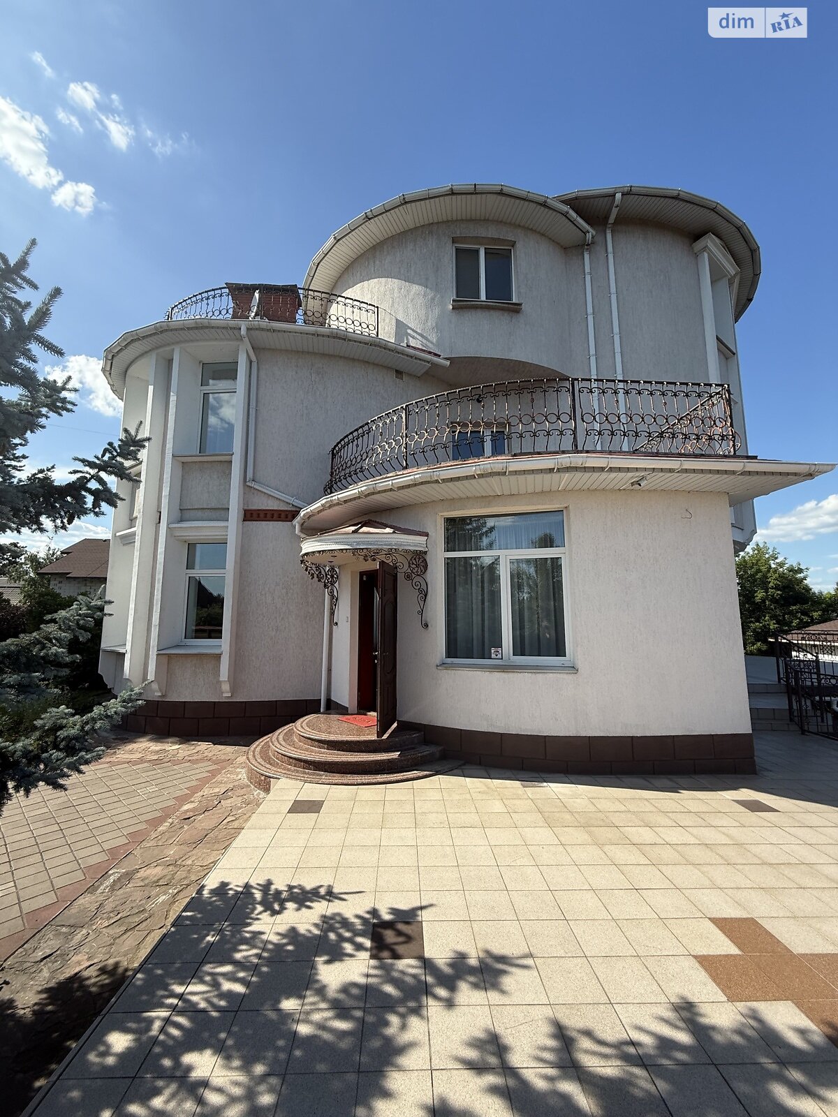 триповерховий будинок з опаленням, 645.3 кв. м, цегла. Продаж у Козині фото 1 триповерховий будинок з опаленням, 645.3 кв. м, цегла. Продаж у Козині фото 1