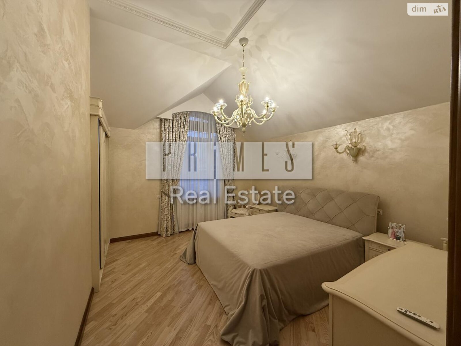 триповерховий будинок, 890 кв. м, цегла. Продаж у Козині фото 1