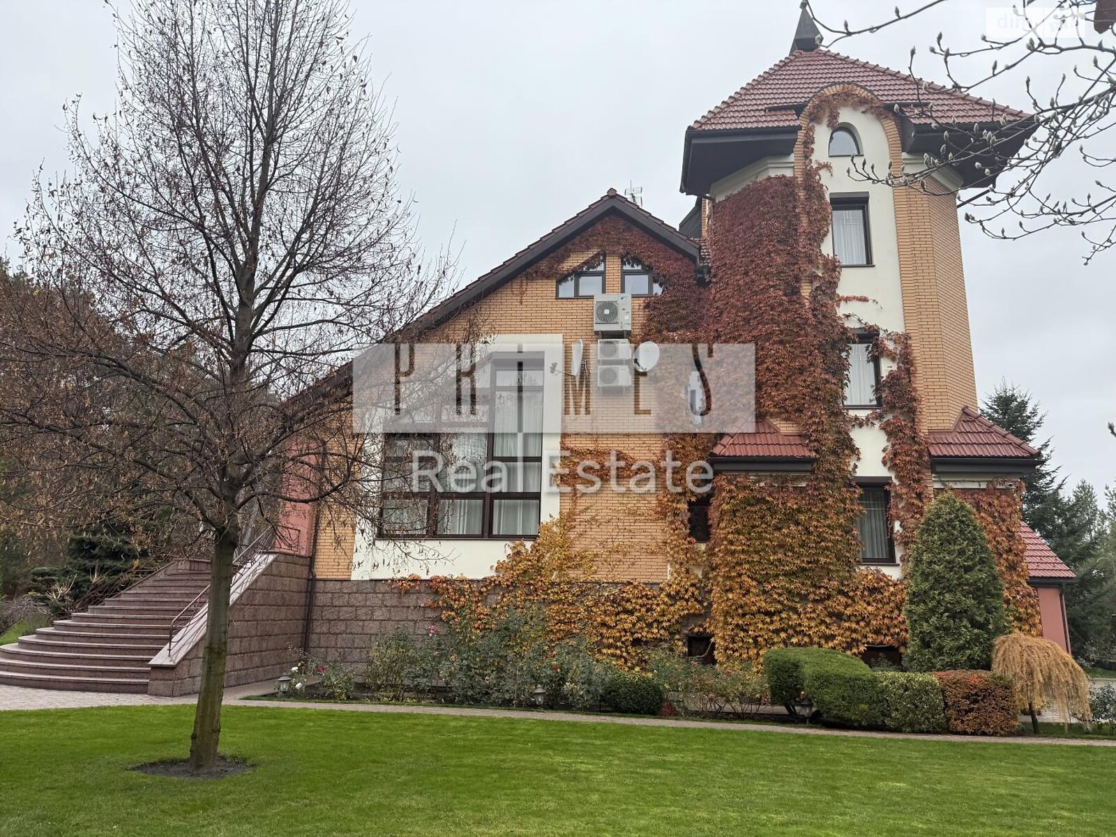 триповерховий будинок, 890 кв. м, цегла. Продаж у Козині фото 1