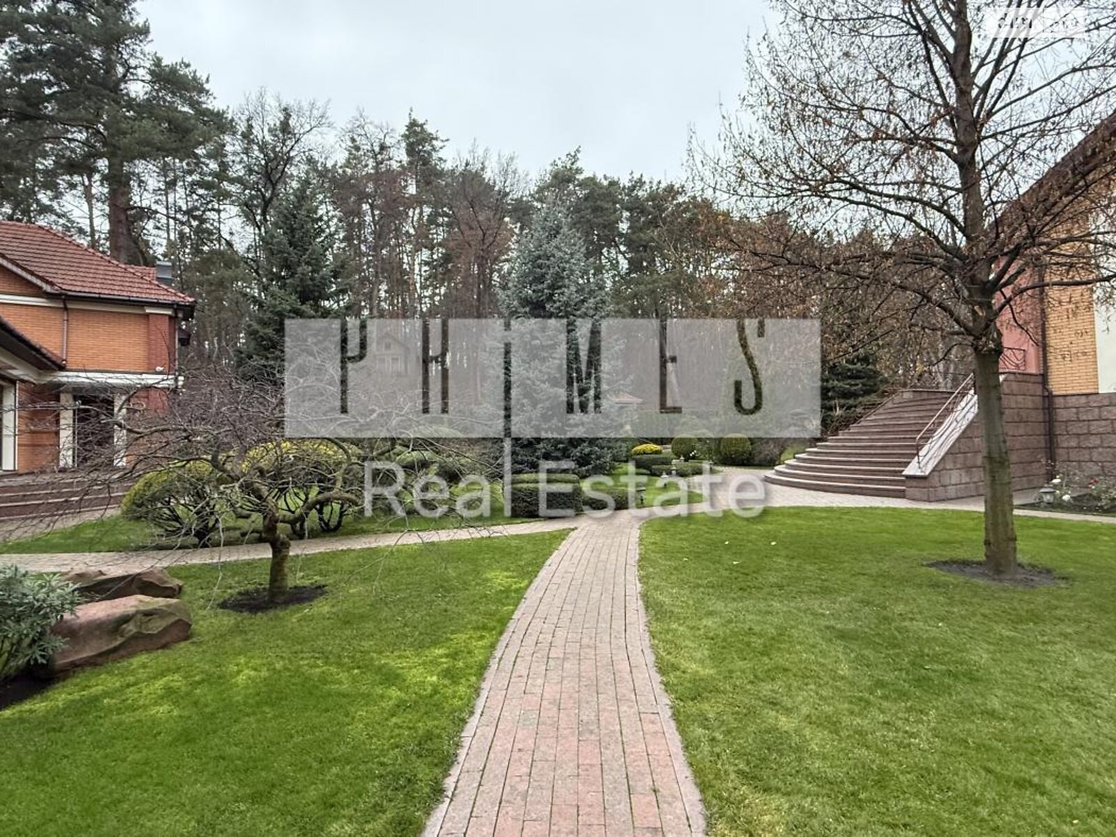 триповерховий будинок, 890 кв. м, цегла. Продаж у Козині фото 1