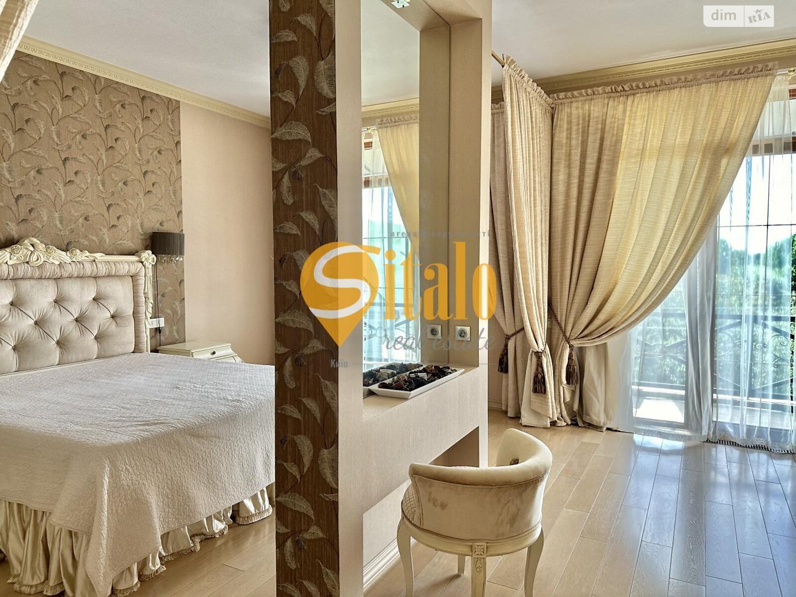 трехэтажный дом с отоплением, 390 кв. м, кирпич. Продажа в Козине фото 1 трехэтажный дом с отоплением, 390 кв. м, кирпич. Продажа в Козине фото 1