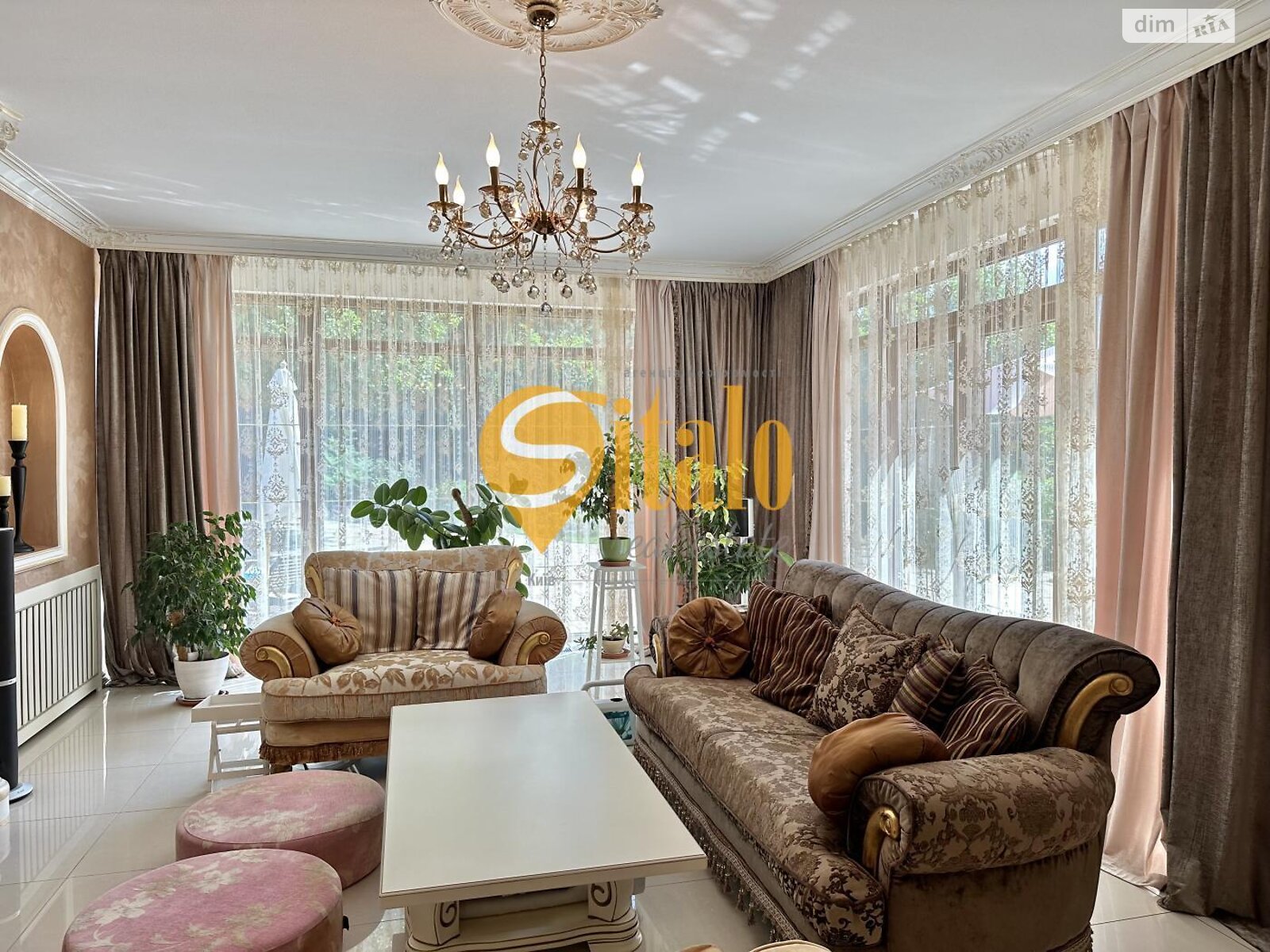 трехэтажный дом с отоплением, 390 кв. м, кирпич. Продажа в Козине фото 1 трехэтажный дом с отоплением, 390 кв. м, кирпич. Продажа в Козине фото 1