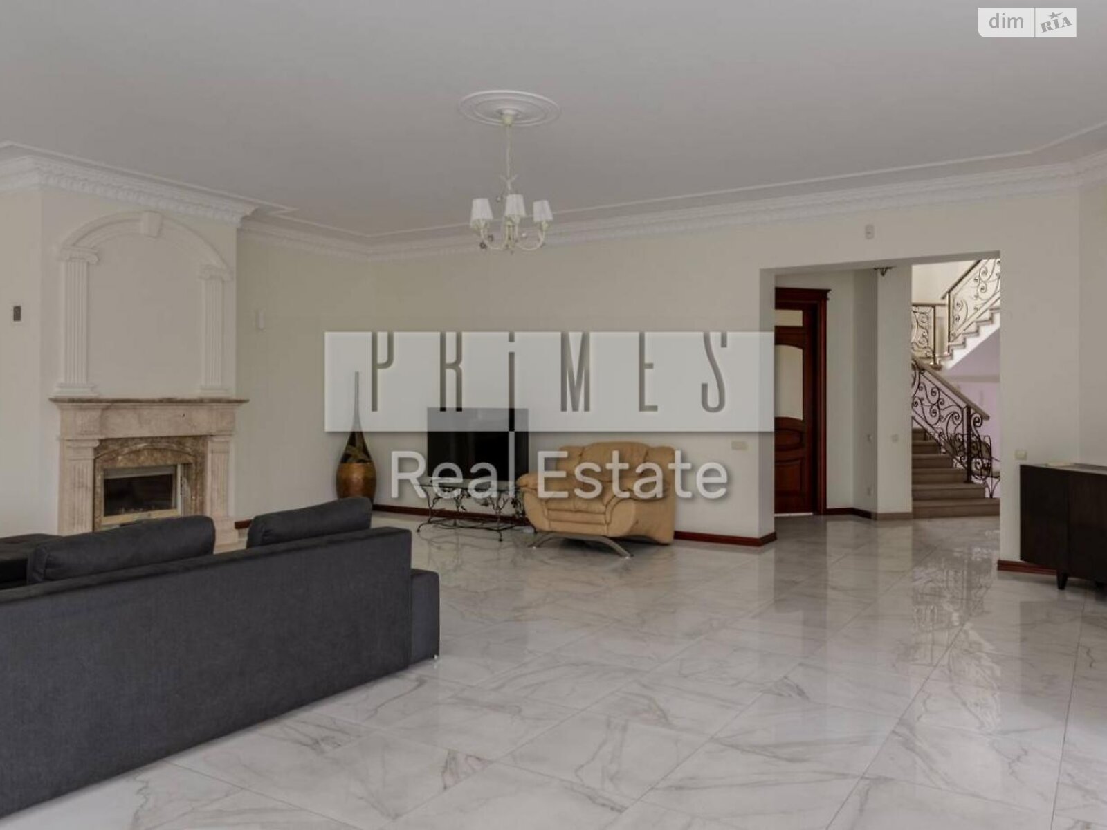трехэтажный дом с гаражом, 912 кв. м, кирпич. Продажа в Козине фото 1 трехэтажный дом с гаражом, 912 кв. м, кирпич. Продажа в Козине фото 1