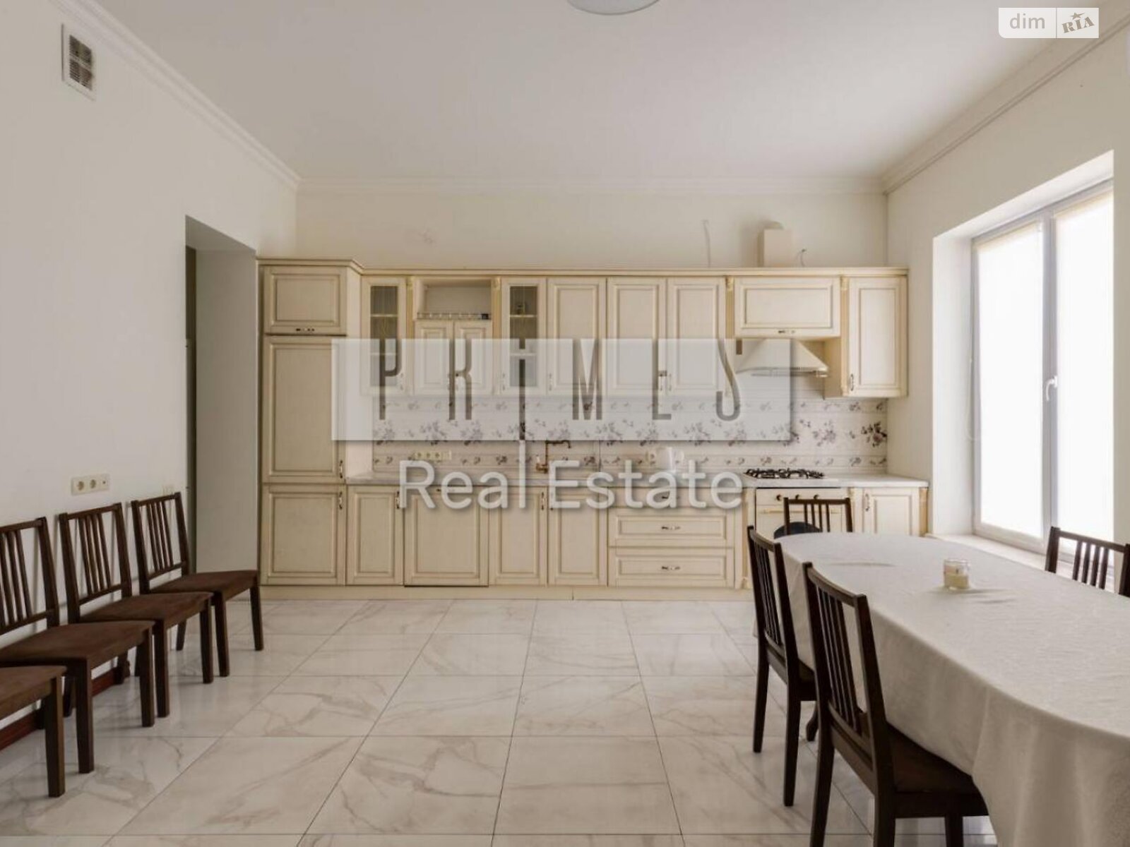 трехэтажный дом с гаражом, 912 кв. м, кирпич. Продажа в Козине фото 1 трехэтажный дом с гаражом, 912 кв. м, кирпич. Продажа в Козине фото 1