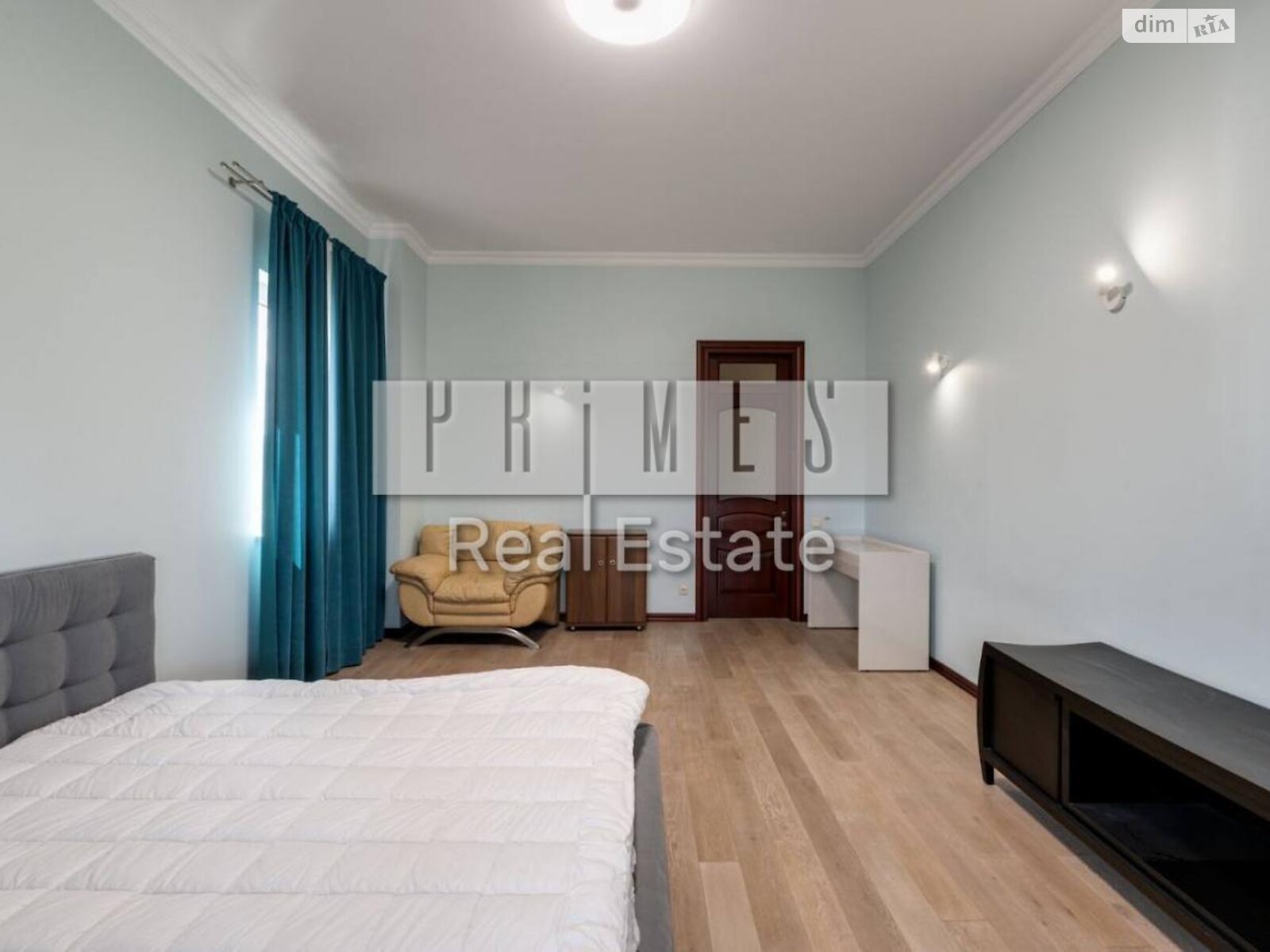 трехэтажный дом с гаражом, 912 кв. м, кирпич. Продажа в Козине фото 1 трехэтажный дом с гаражом, 912 кв. м, кирпич. Продажа в Козине фото 1