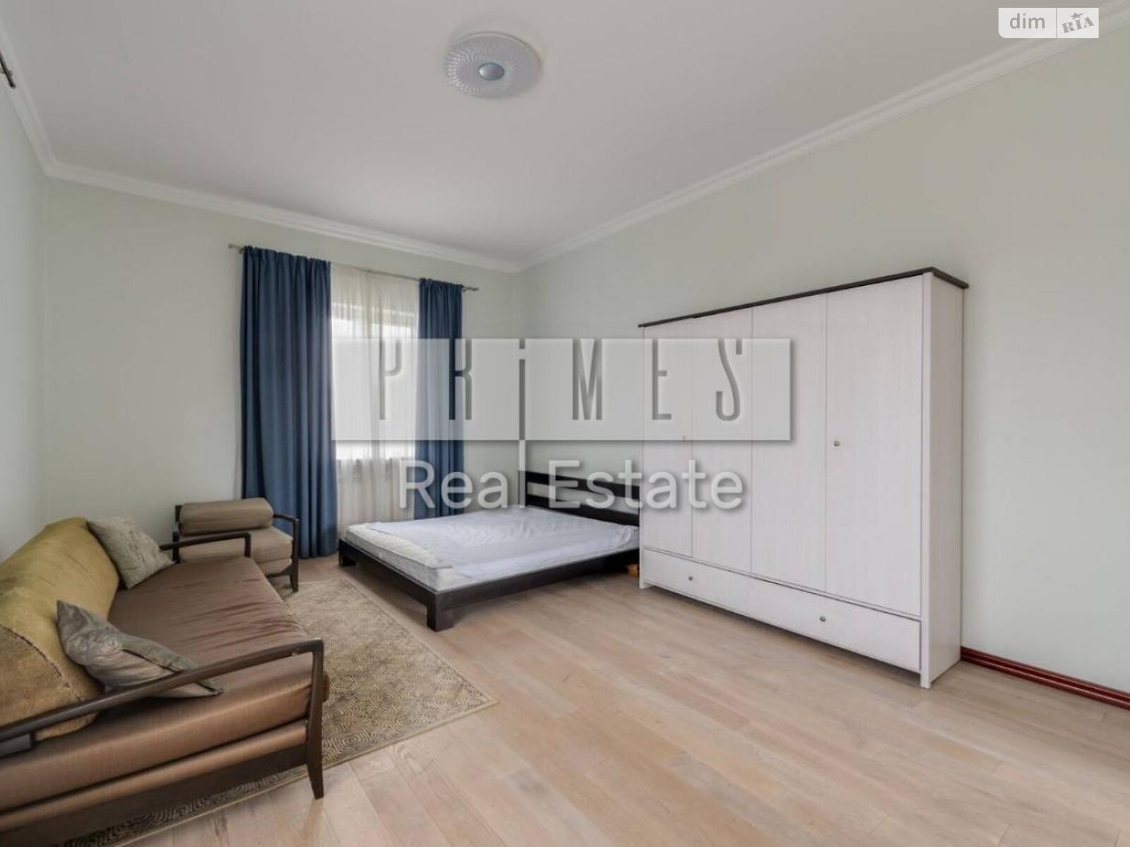 трехэтажный дом с гаражом, 912 кв. м, кирпич. Продажа в Козине фото 1 трехэтажный дом с гаражом, 912 кв. м, кирпич. Продажа в Козине фото 1
