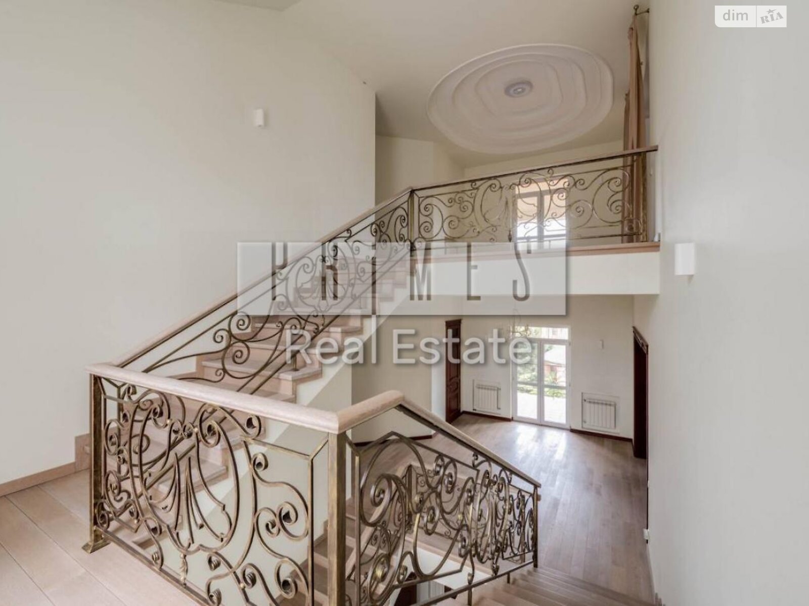 трехэтажный дом с гаражом, 912 кв. м, кирпич. Продажа в Козине фото 1 трехэтажный дом с гаражом, 912 кв. м, кирпич. Продажа в Козине фото 1