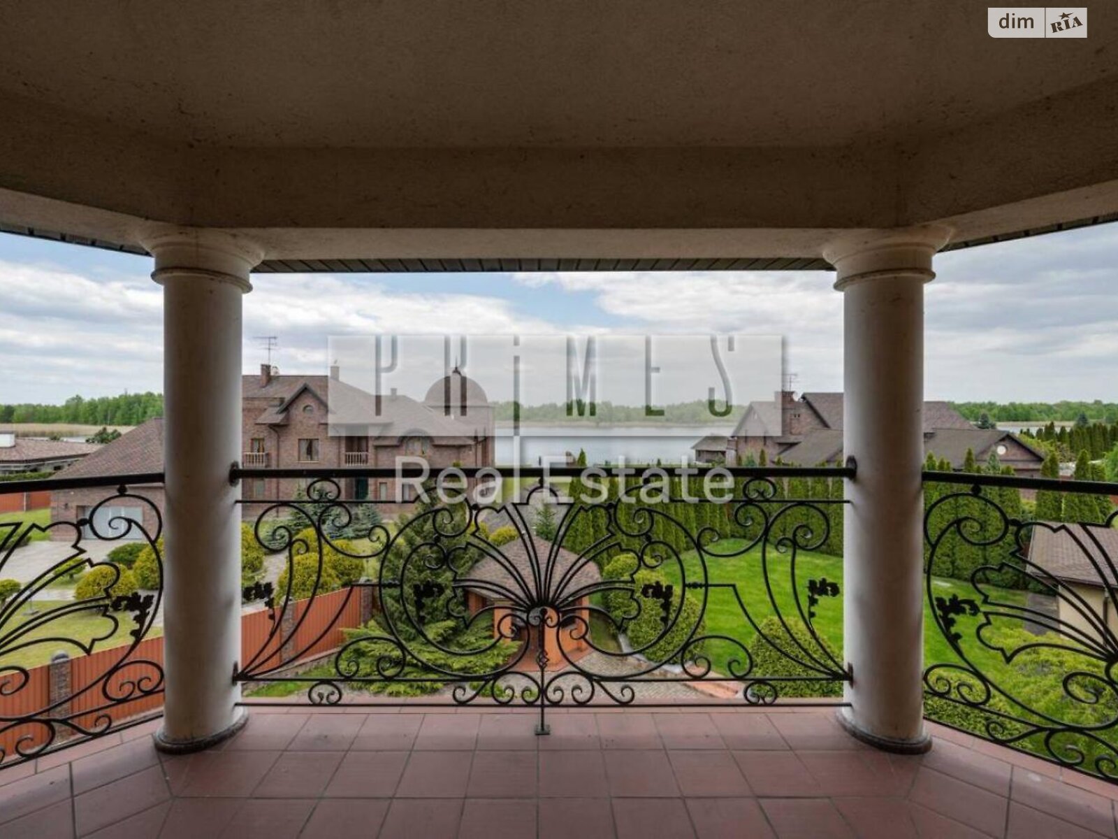 трехэтажный дом с гаражом, 912 кв. м, кирпич. Продажа в Козине фото 1 трехэтажный дом с гаражом, 912 кв. м, кирпич. Продажа в Козине фото 1