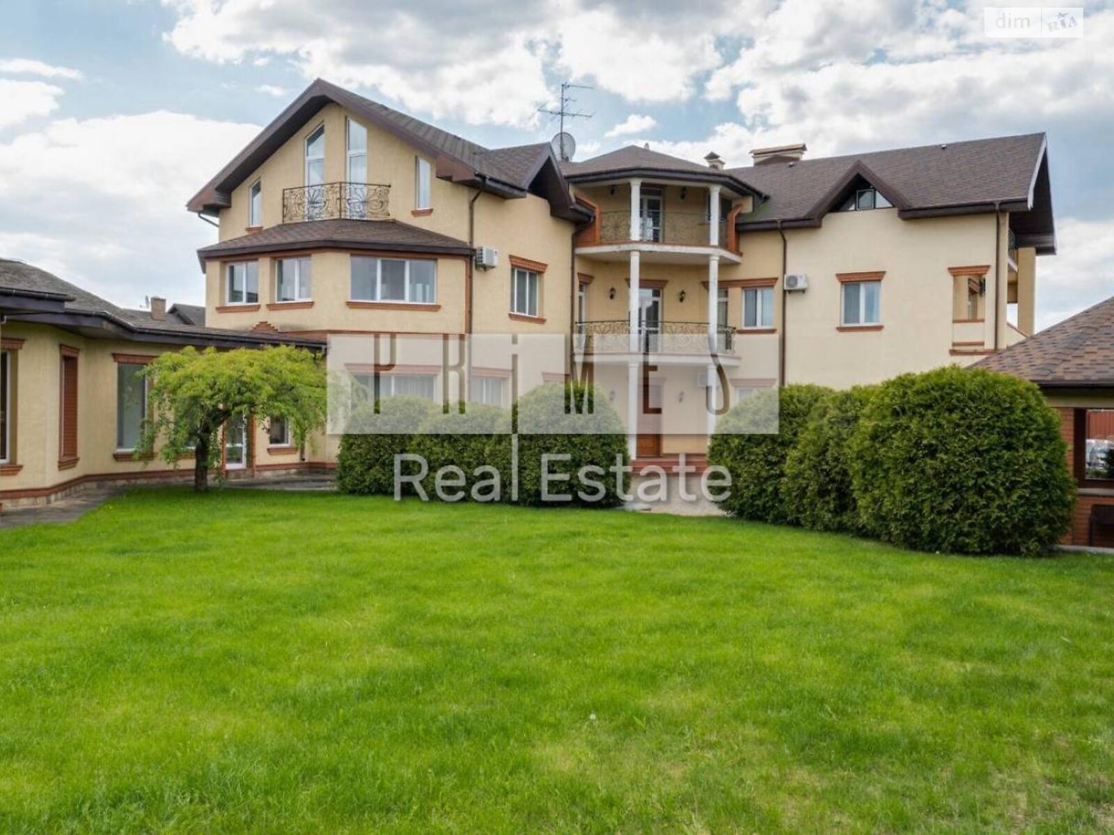 трехэтажный дом с гаражом, 912 кв. м, кирпич. Продажа в Козине фото 1 трехэтажный дом с гаражом, 912 кв. м, кирпич. Продажа в Козине фото 1