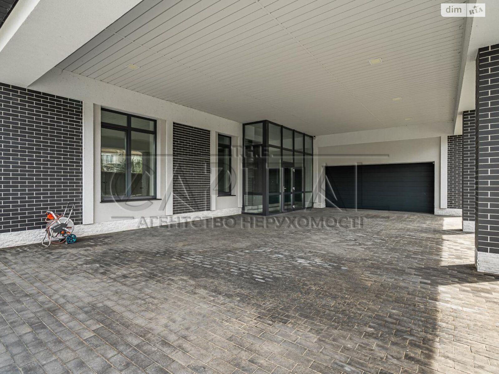 двоповерховий будинок з гаражем, 281.1 кв. м, цегла. Продаж у Козині фото 1 двоповерховий будинок з гаражем, 281.1 кв. м, цегла. Продаж у Козині фото 1