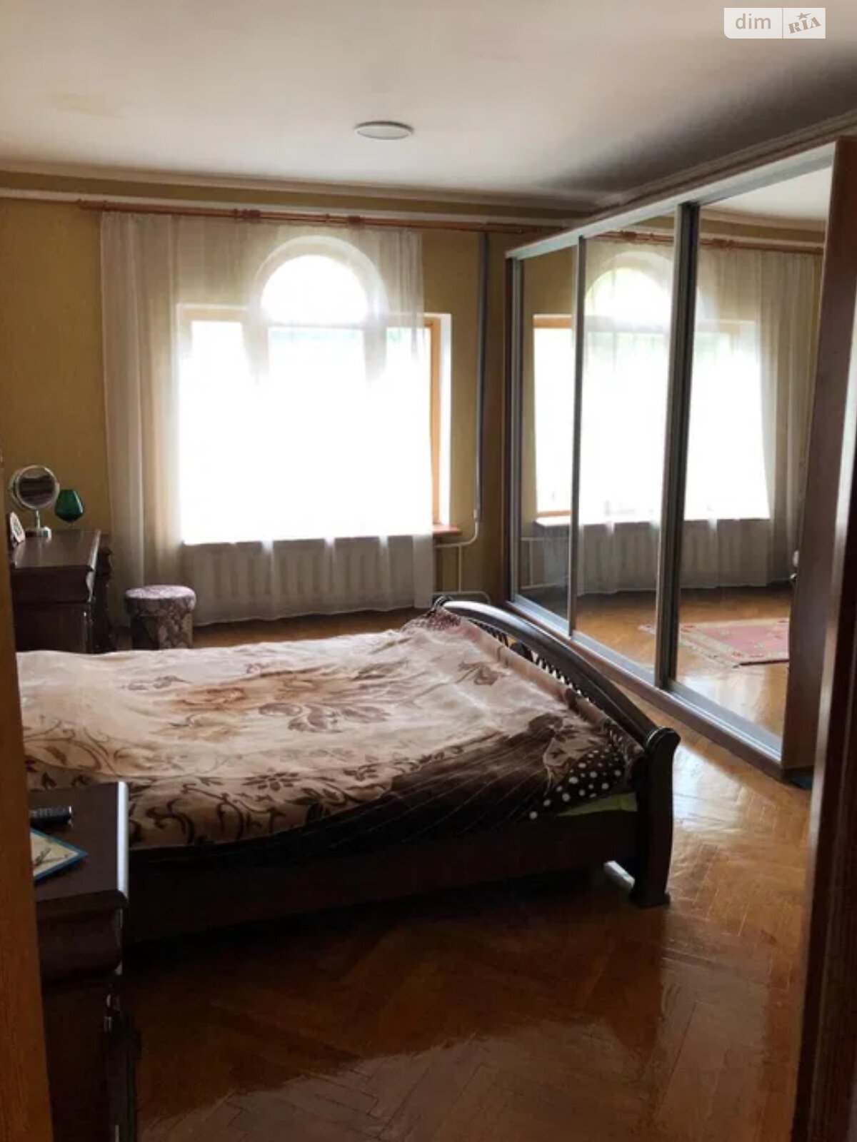 триповерховий будинок, 424 кв. м, кирпич. Продаж у Козині фото 1 триповерховий будинок, 424 кв. м, кирпич. Продаж у Козині фото 1