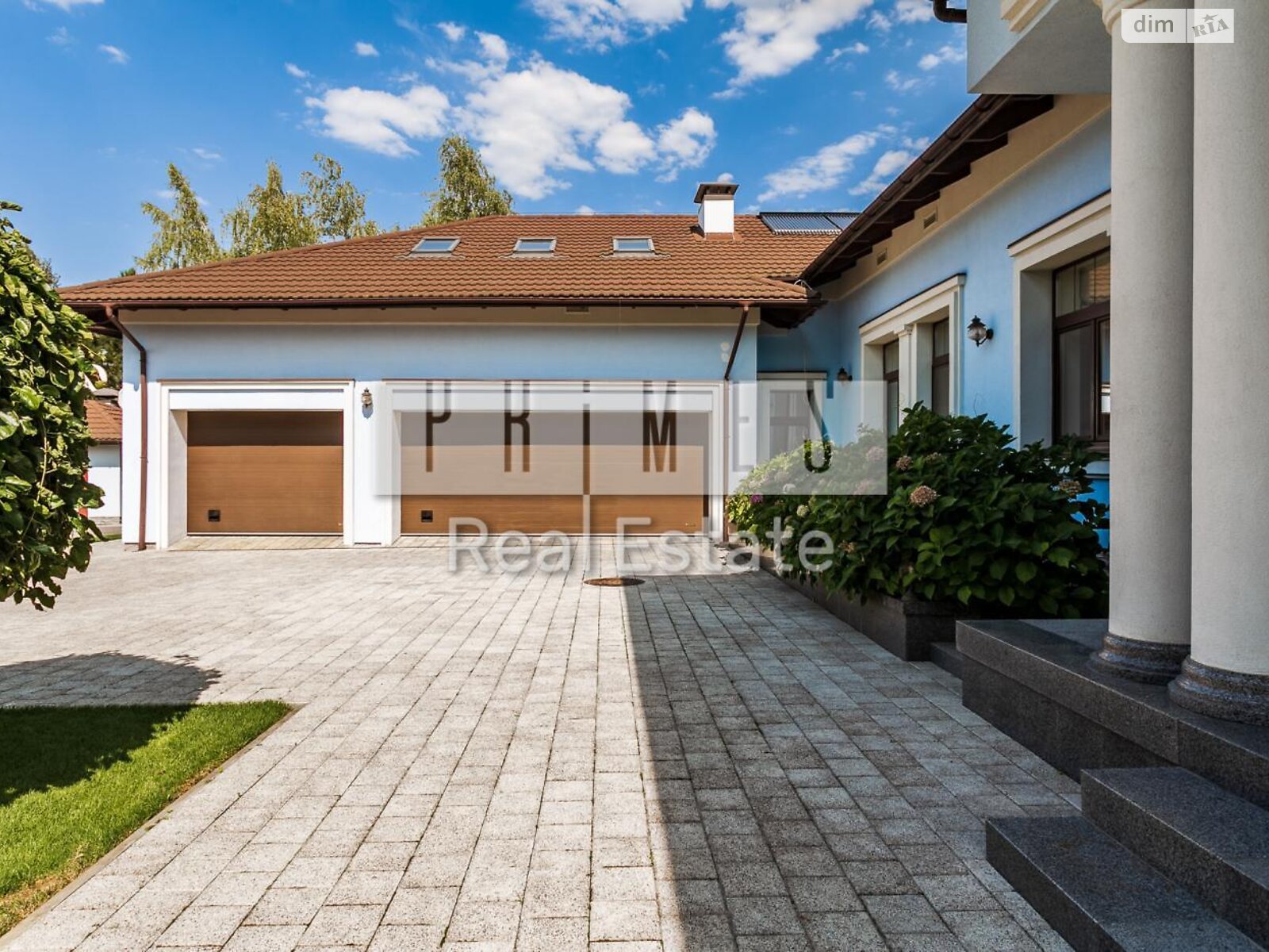 двоповерховий будинок з гаражем, 847.9 кв. м, цегла. Продаж у Козині фото 1 двоповерховий будинок з гаражем, 847.9 кв. м, цегла. Продаж у Козині фото 1