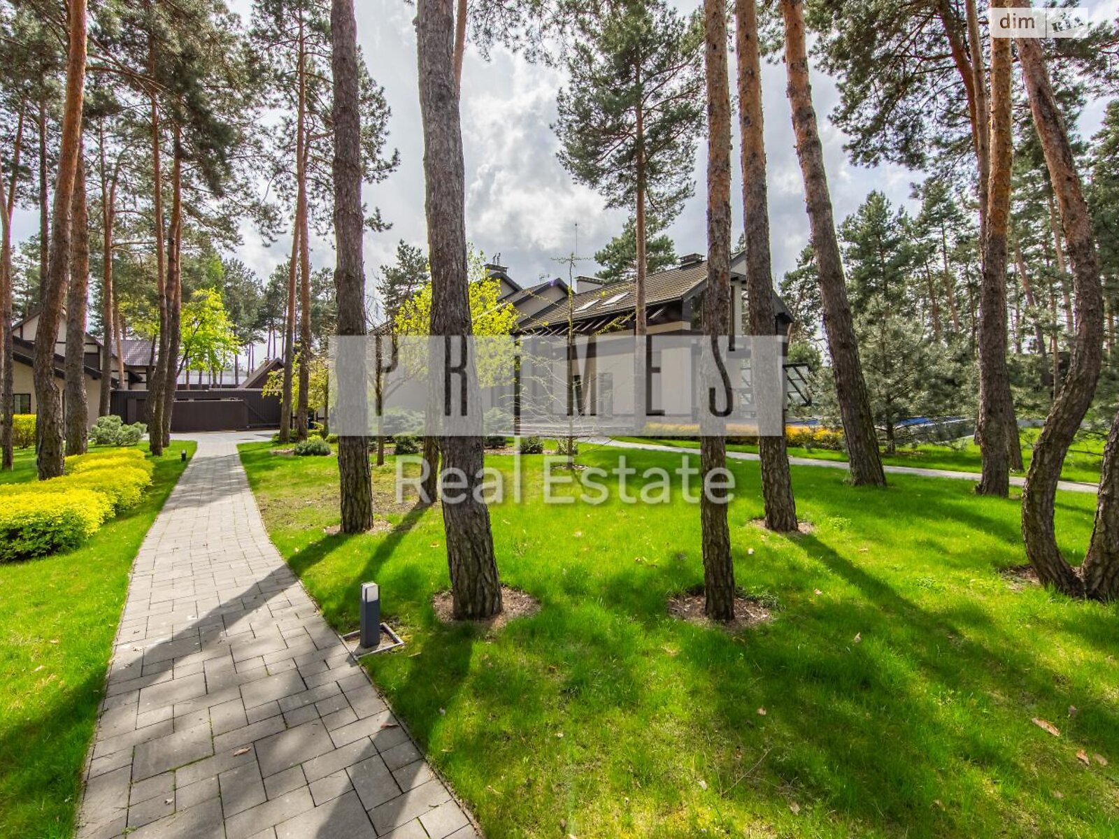 двухэтажный дом с ремонтом, 840 кв. м, кирпич. Продажа в Козине фото 1 двухэтажный дом с ремонтом, 840 кв. м, кирпич. Продажа в Козине фото 1