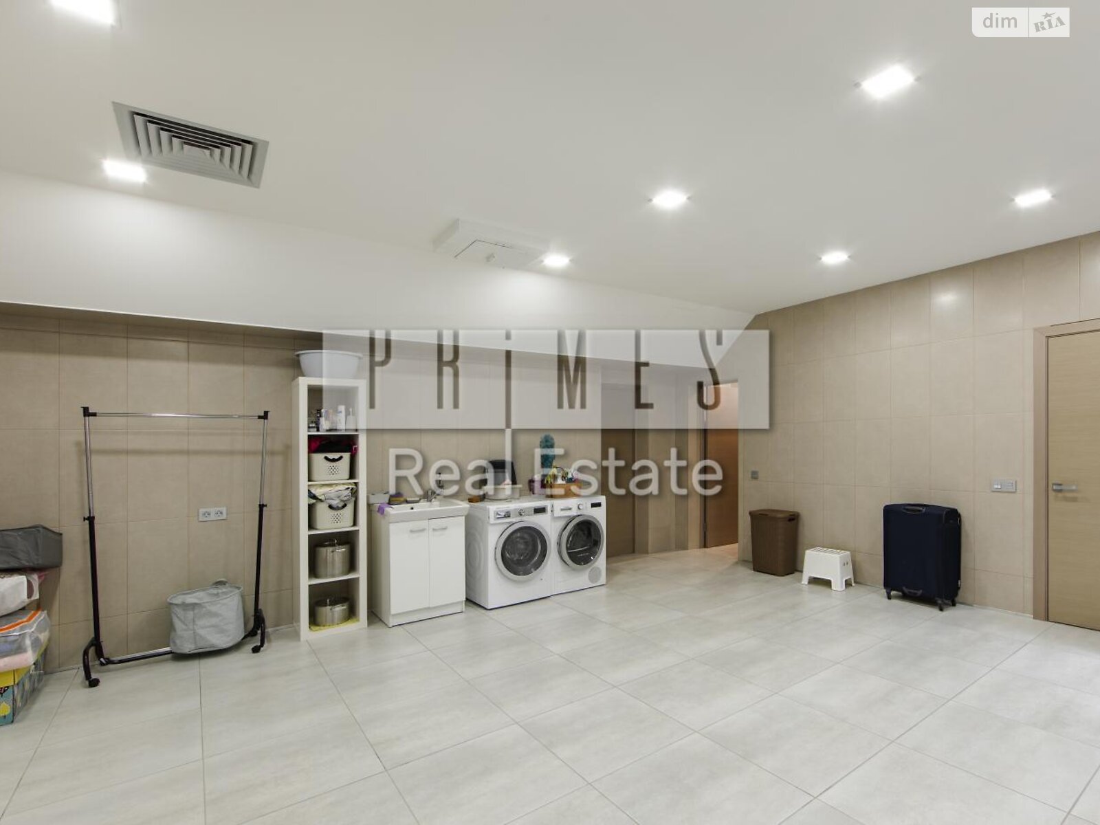 двухэтажный дом с ремонтом, 840 кв. м, кирпич. Продажа в Козине фото 1 двухэтажный дом с ремонтом, 840 кв. м, кирпич. Продажа в Козине фото 1